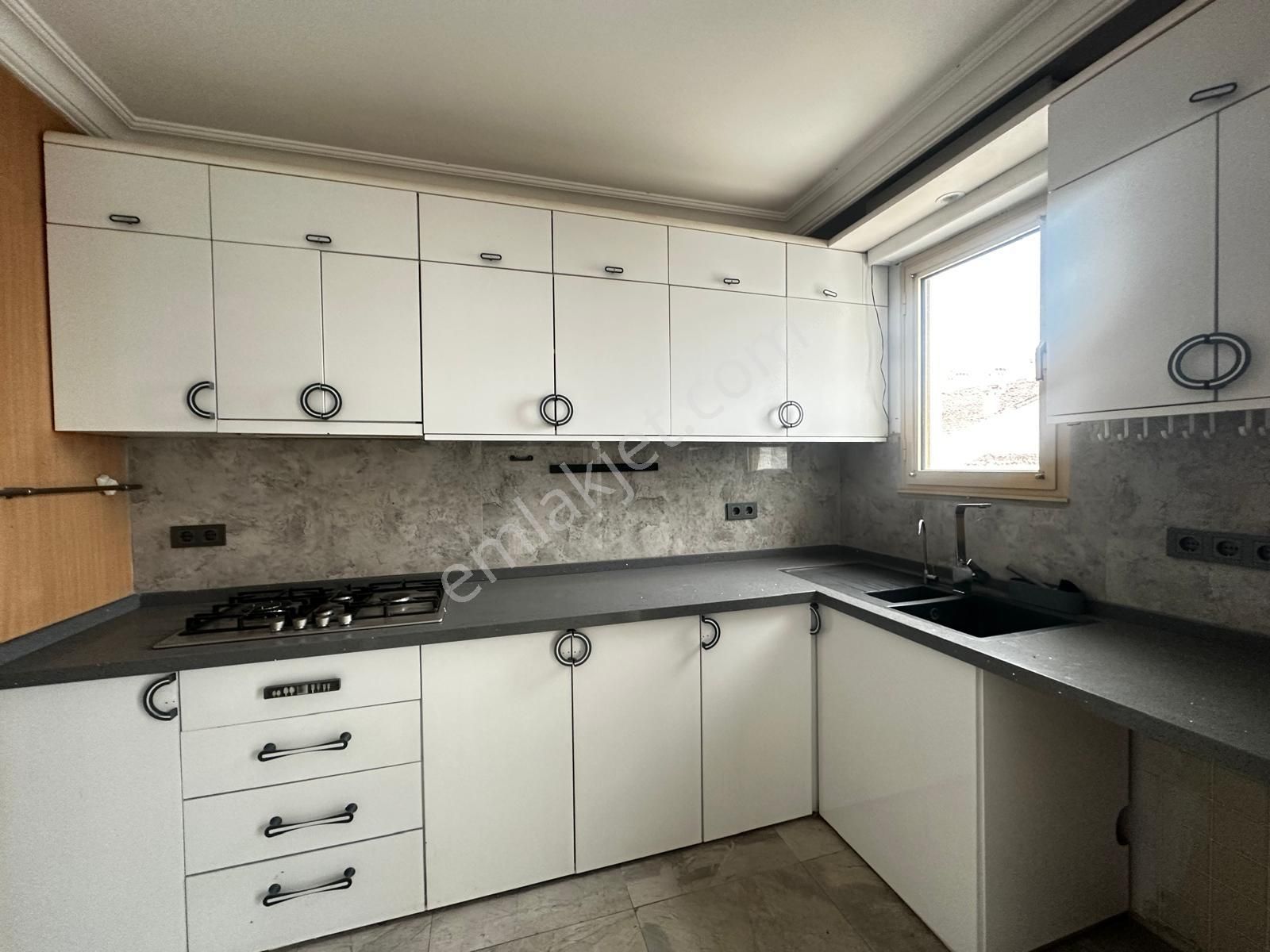 Kuşadası Marinada 24 Saat Güvenlikli Sitede 3+2 Çatı Dubleks - Görsel 3