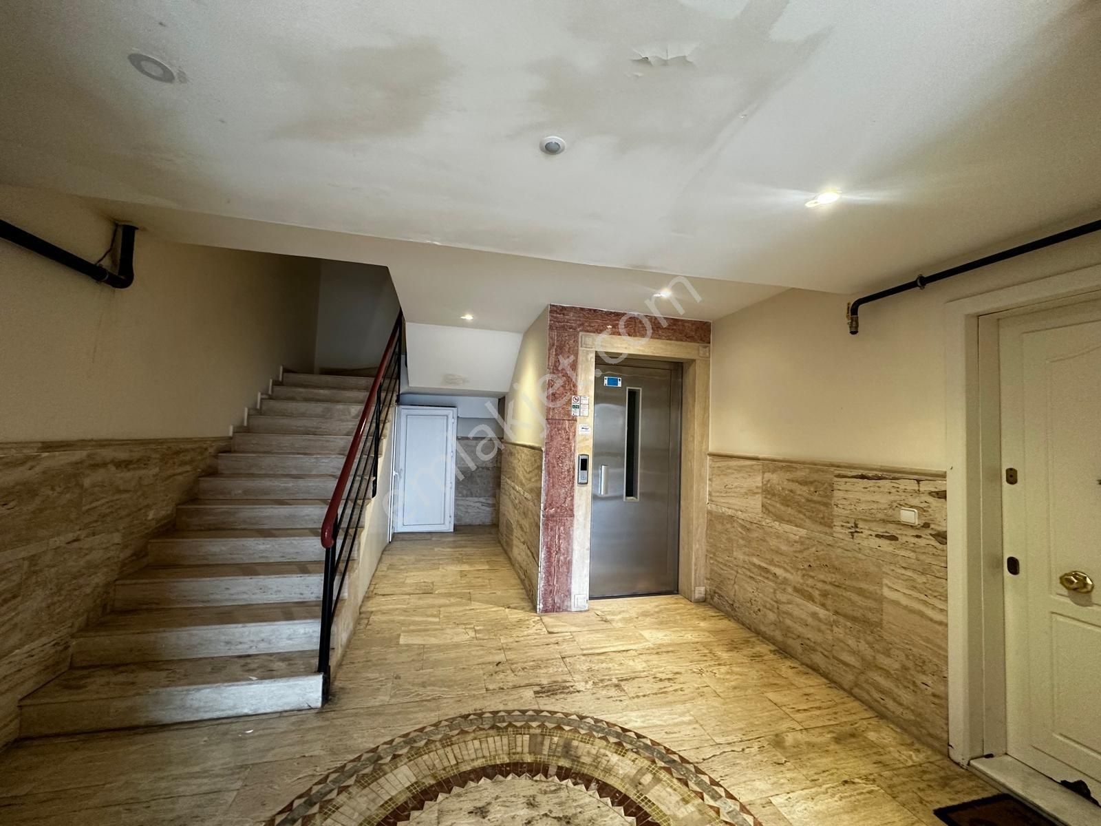 Kuşadası Marinada 24 Saat Güvenlikli Sitede 3+2 Çatı Dubleks - Görsel 8