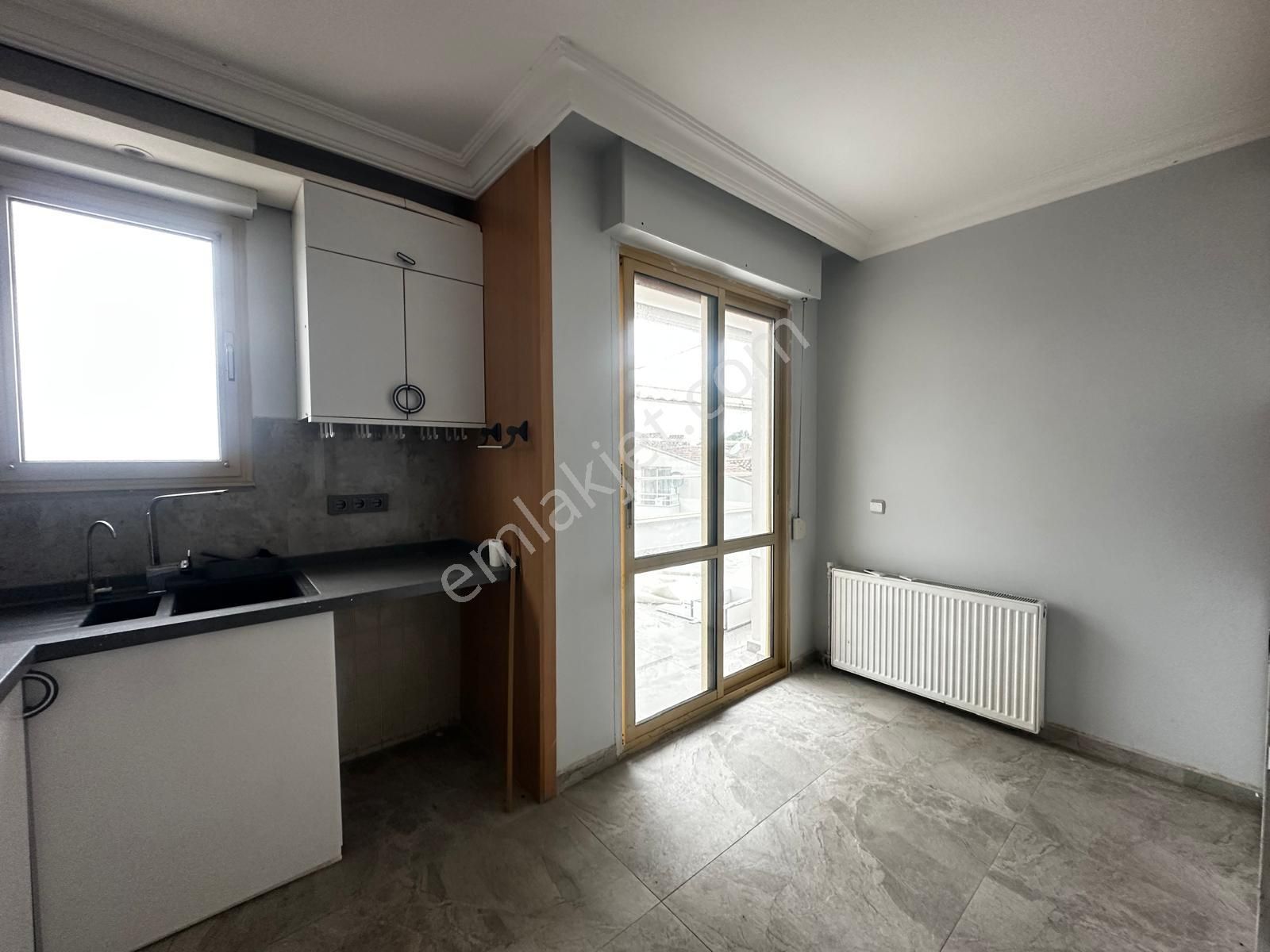 Kuşadası Marinada 24 Saat Güvenlikli Sitede 3+2 Çatı Dubleks - Görsel 4