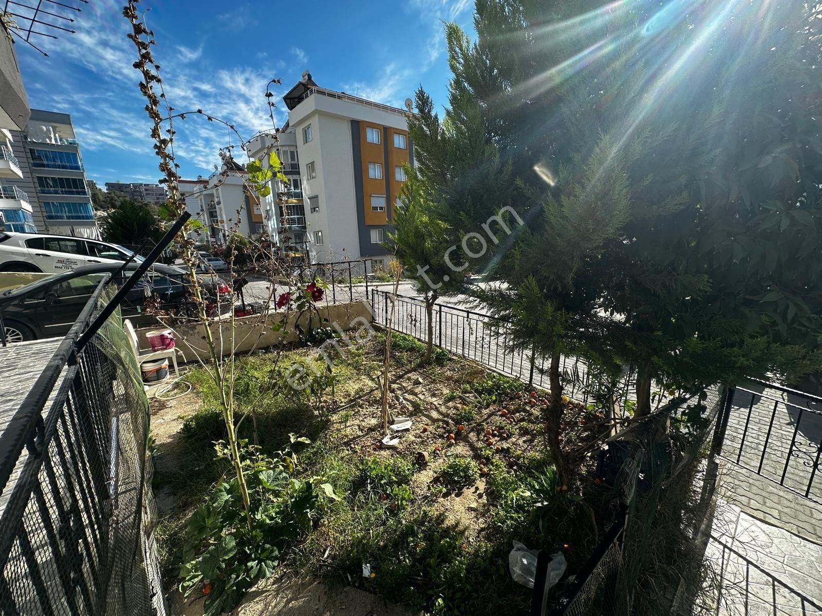 Kuşadası Ege Mah. Keyifli Bahçe Kullanımına Sahip 3+1 - Görsel 15