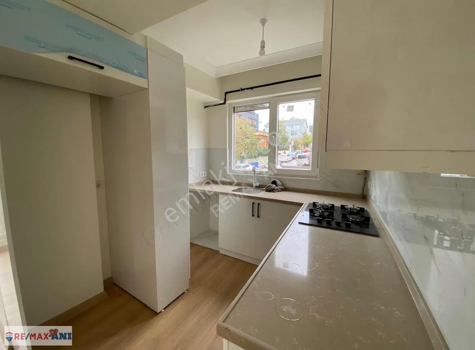 Üsküdar Bahçelievler De Sıfır Merkezi Konumlu 2+1 Kiralık Daire - Görsel 4