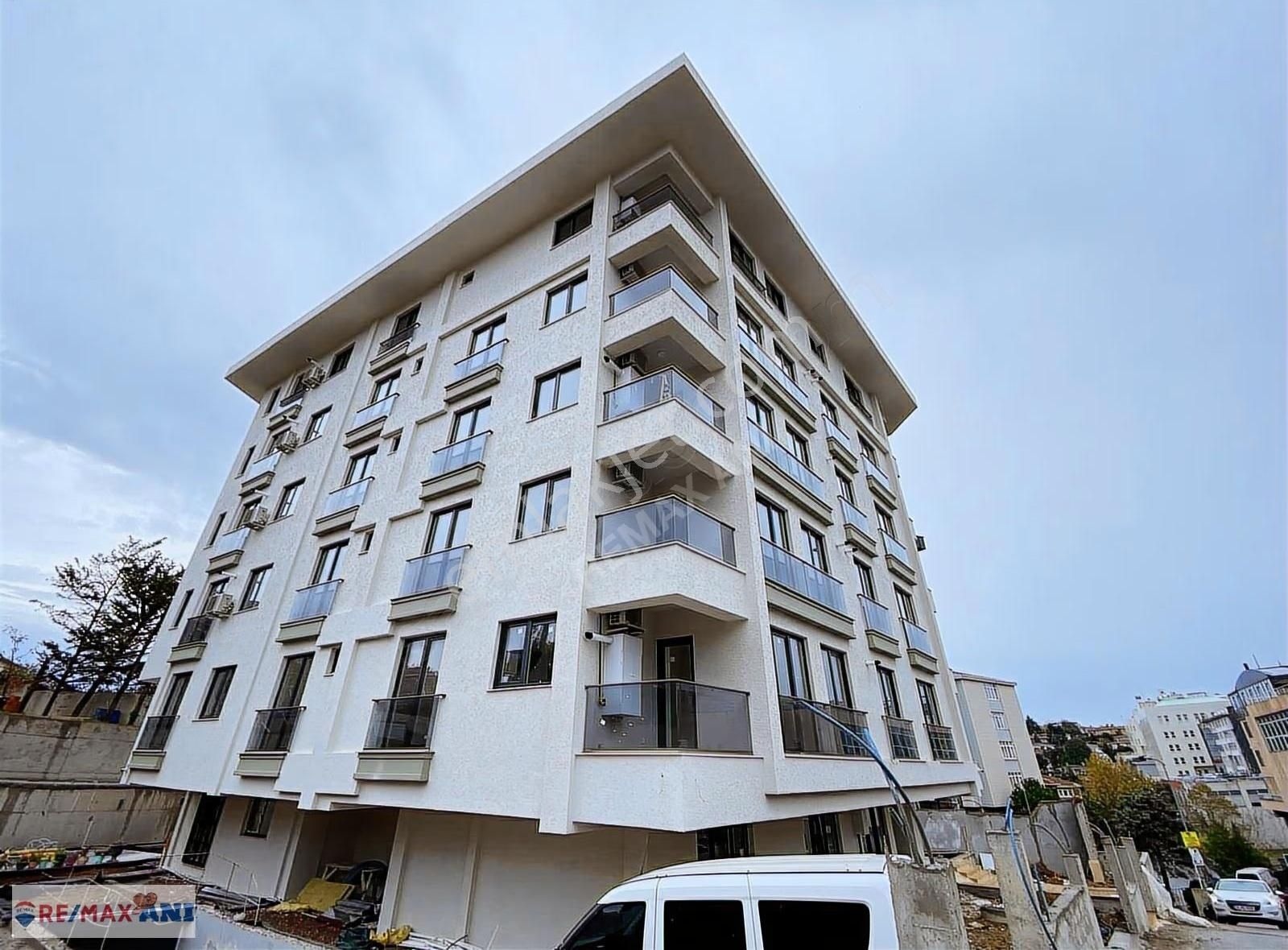 Üsküdar Bahçelievler De Sıfır Merkezi Konumlu 2+1 Kiralık Daire - Görsel 12