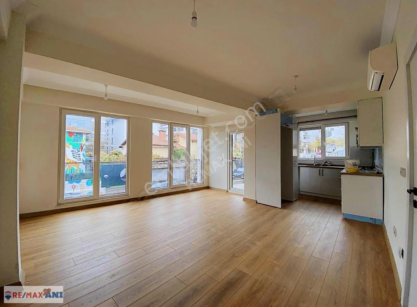 Üsküdar Bahçelievler De Sıfır Merkezi Konumlu 2+1 Kiralık Daire - Görsel 16