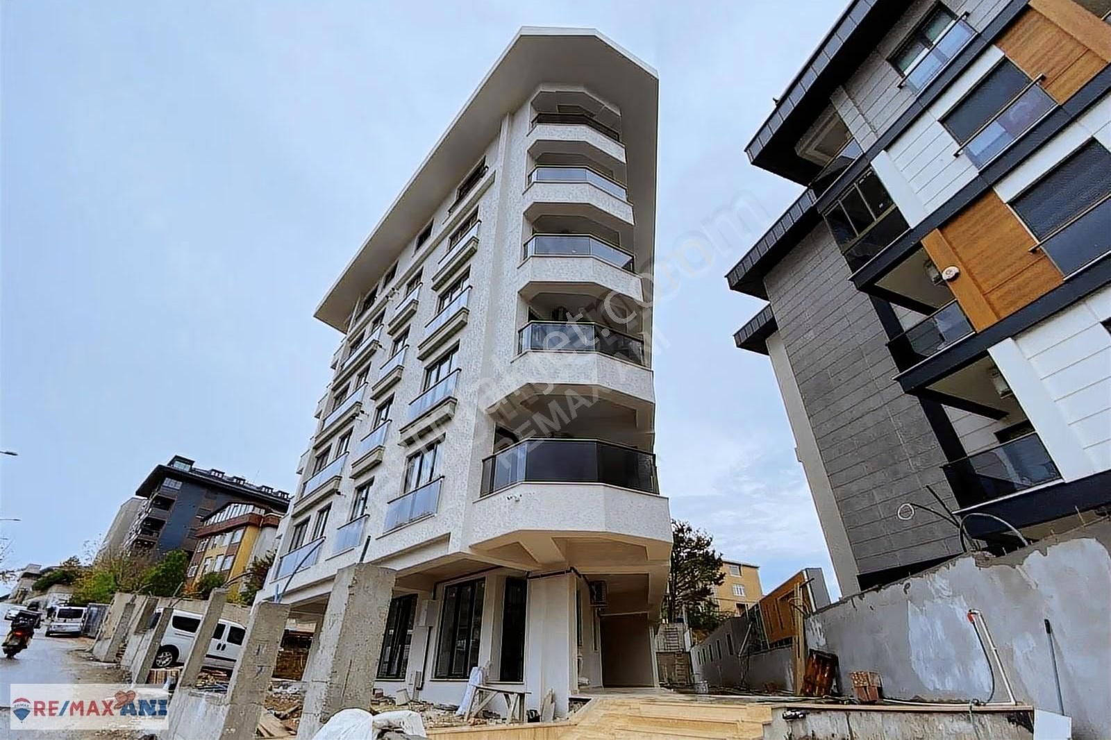 Üsküdar Bahçelievler De Sıfır Merkezi Konumlu 2+1 Kiralık Daire - Görsel 2