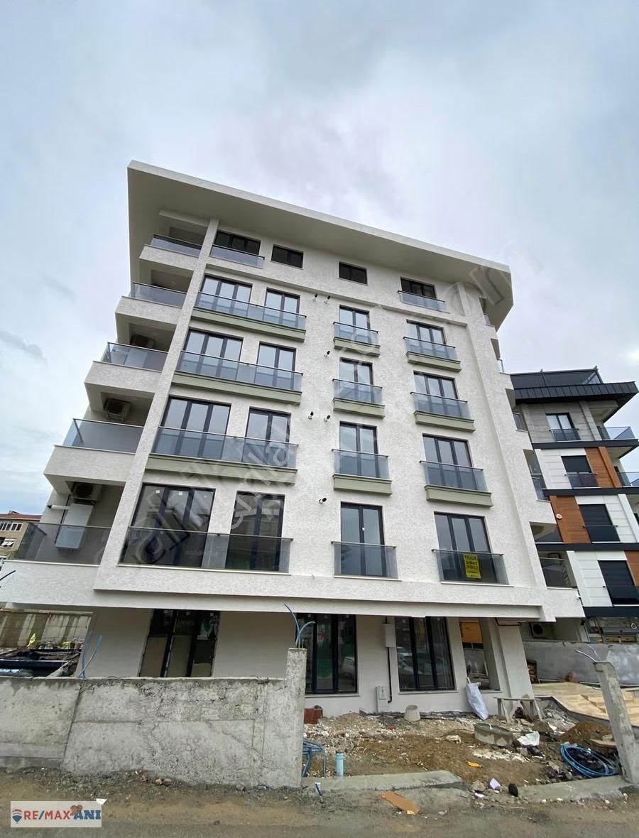 Üsküdar Bahçelievler De Sıfır Merkezi Konumlu 2+1 Kiralık Daire