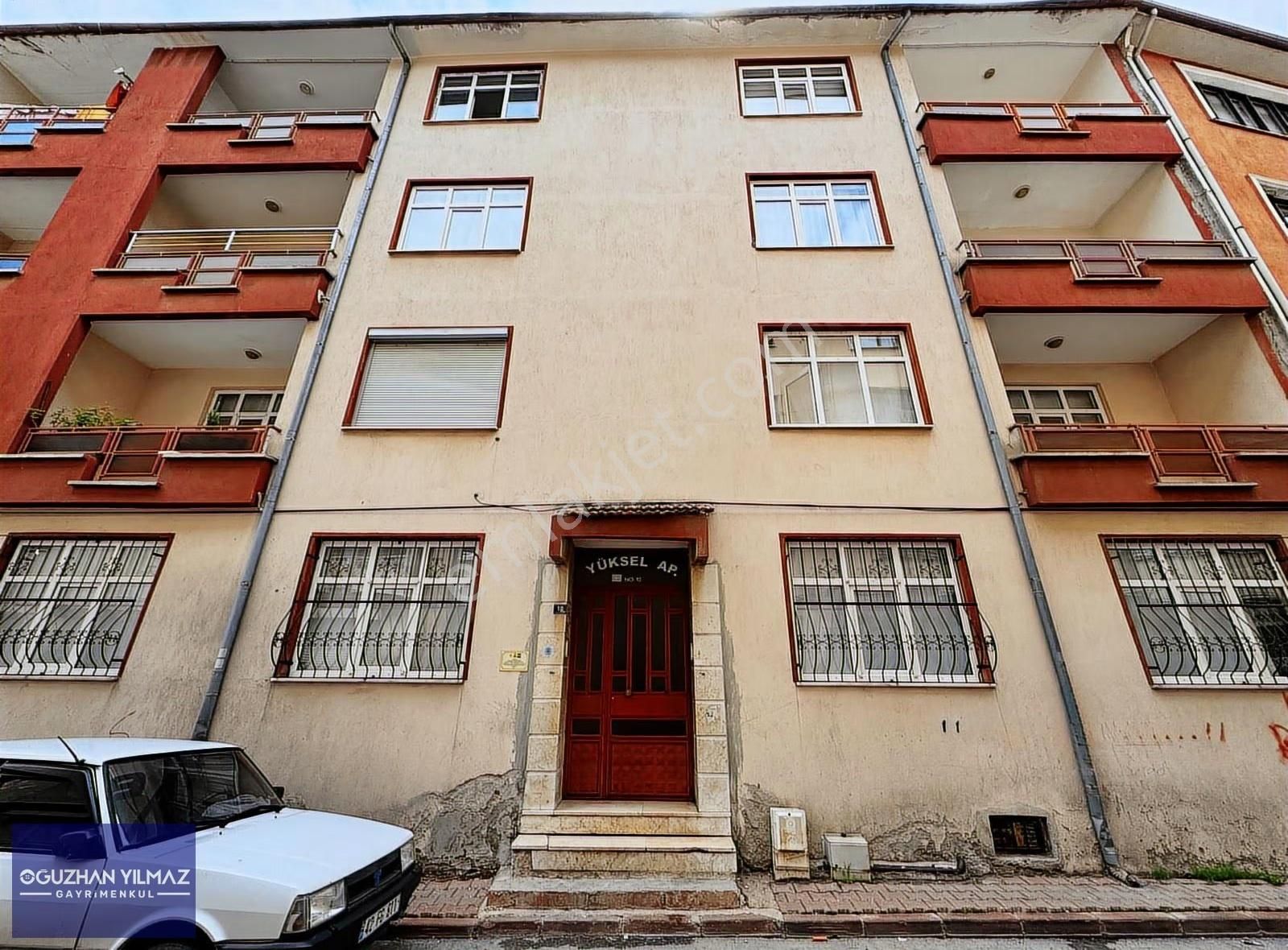 Oğuzhan Yılmaz'dan Nakipoğlu Mh. Satılık 3+1 Geniş Bakımlı Daire