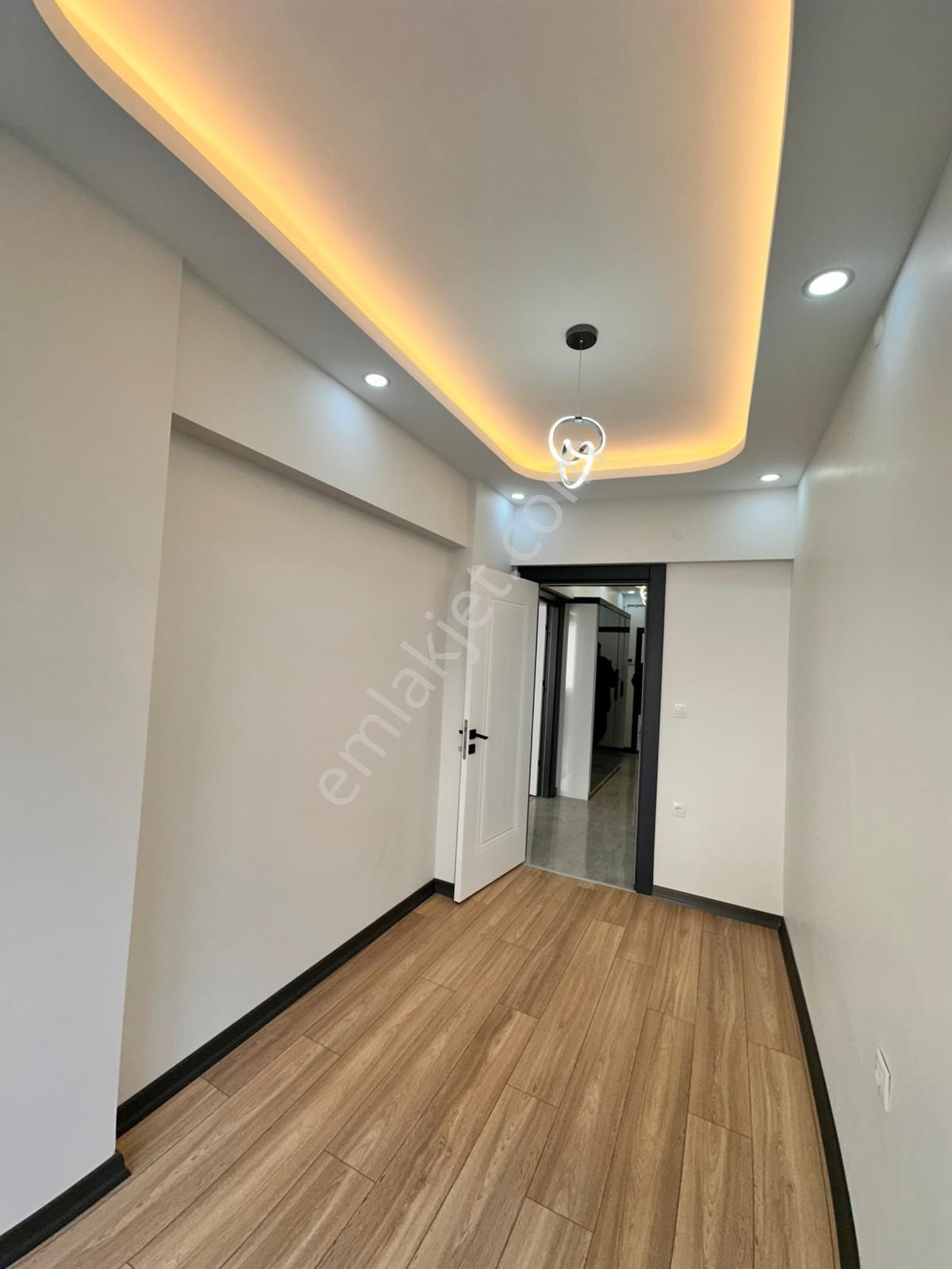 Atanora Vadiden Dikmen Cad Üzeri Banlar Mevkiinde Lüks Yapılı Amerikan Mutfak 3+1 - Görsel 12