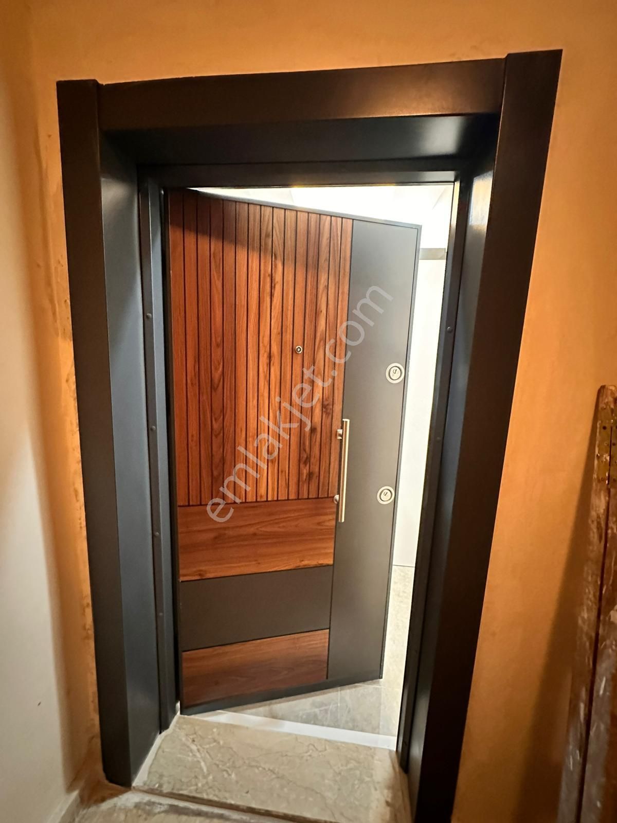 Atanora Vadiden Dikmen Cad Üzeri Banlar Mevkiinde Lüks Yapılı Amerikan Mutfak 3+1 - Görsel 27