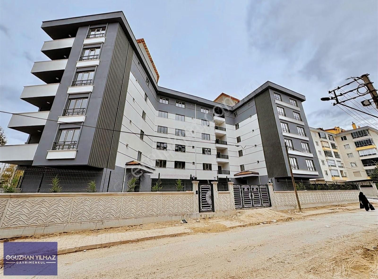 Oğuzhan Yılmaz'dan Emirgazi Mah. Site İçi 3+1 Satılık Daire - Görsel 28