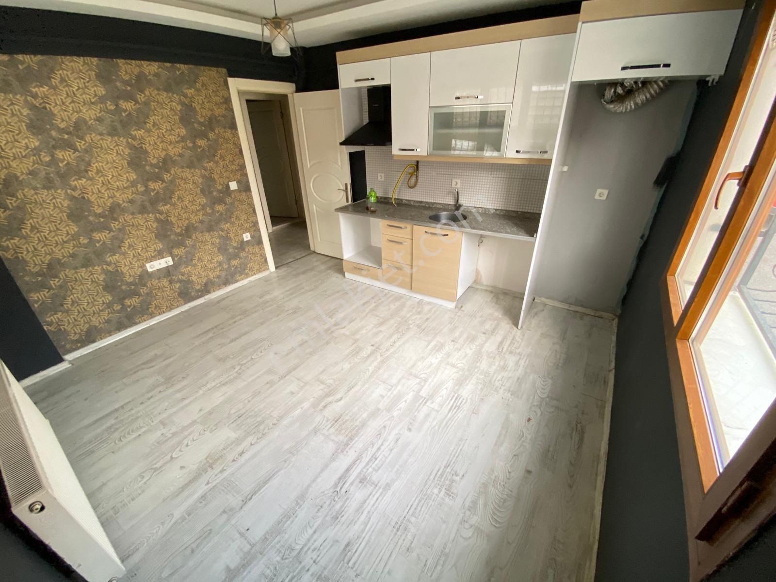 Uçan Emlak'tan Buca Çamlık Mahallesinde 2+1 70m2 Ygiriş Katı Dgazlı Kiralık Daire - Görsel 2