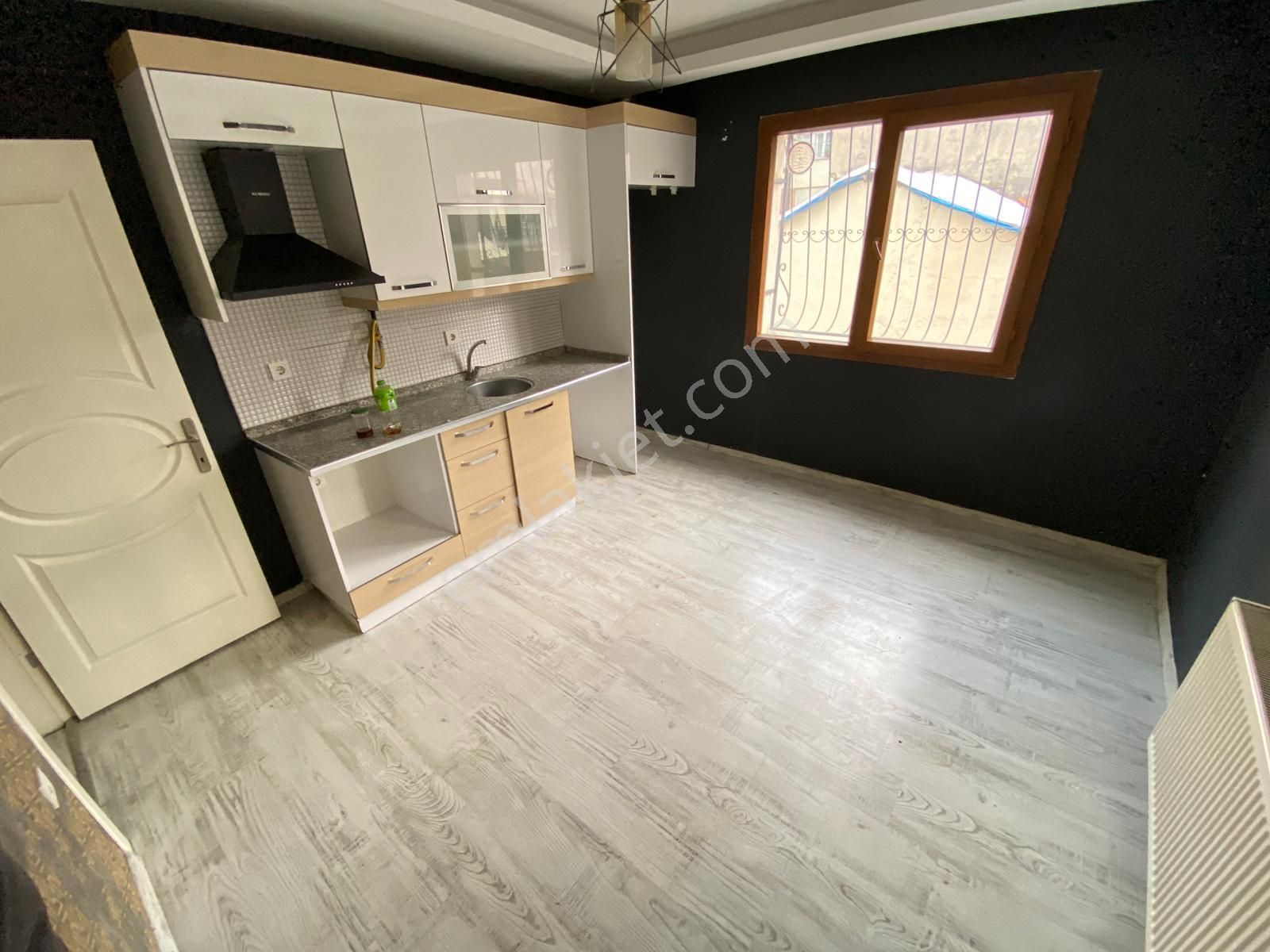 Uçan Emlak'tan Buca Çamlık Mahallesinde 2+1 70m2 Ygiriş Katı Dgazlı Kiralık Daire - Görsel 3