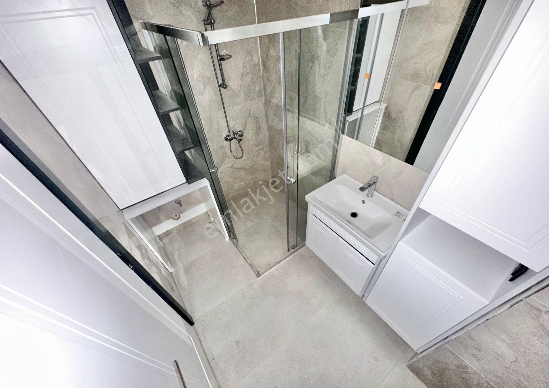 ꧁ay Emlaktan꧂akçay'da Ön Cephe Yerden Isıtmalı Çift Asansörlü Muhteşem Konumlu Satılık 1+1 Daire - Görsel 24