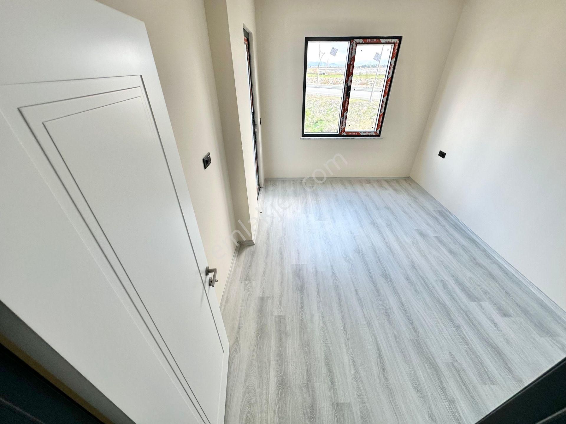 ꧁ay Emlaktan꧂akçay'da Ön Cephe Yerden Isıtmalı Çift Asansörlü Muhteşem Konumlu Satılık 1+1 Daire - Görsel 20