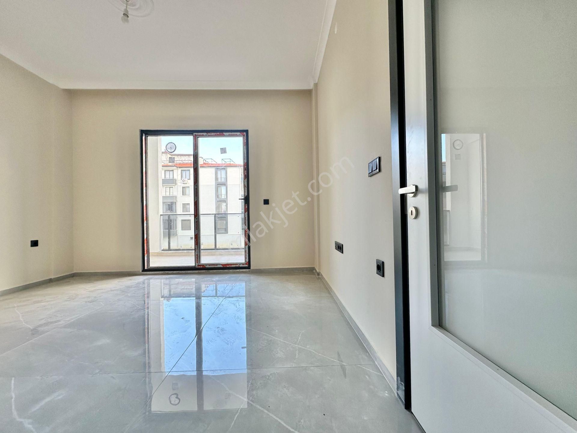 ꧁ay Emlaktan꧂akçay'da Ön Cephe Yerden Isıtmalı Çift Asansörlü Muhteşem Konumlu Satılık 1+1 Daire - Görsel 12