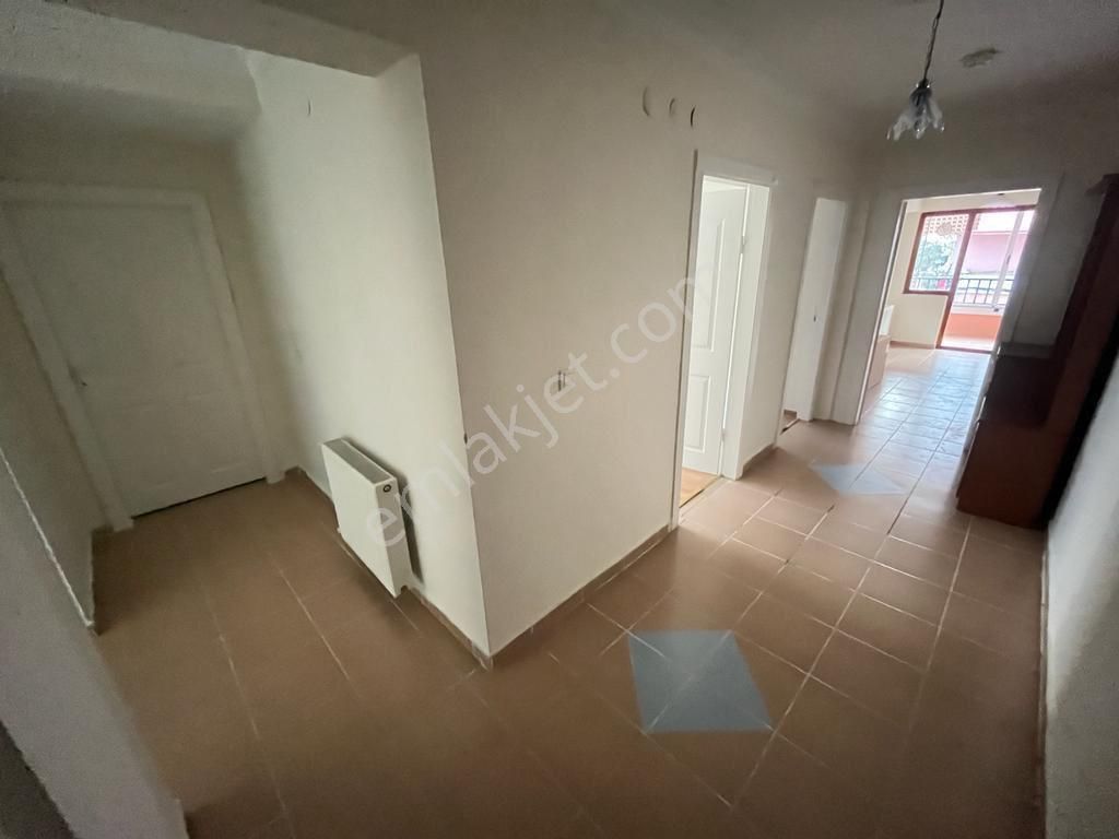 Tekin Emlaktan Asansörlü İskanlı Arakat Güney Cephe Emsalsiz Fiyata Satılık 3+1 Daire !!! - Görsel 15