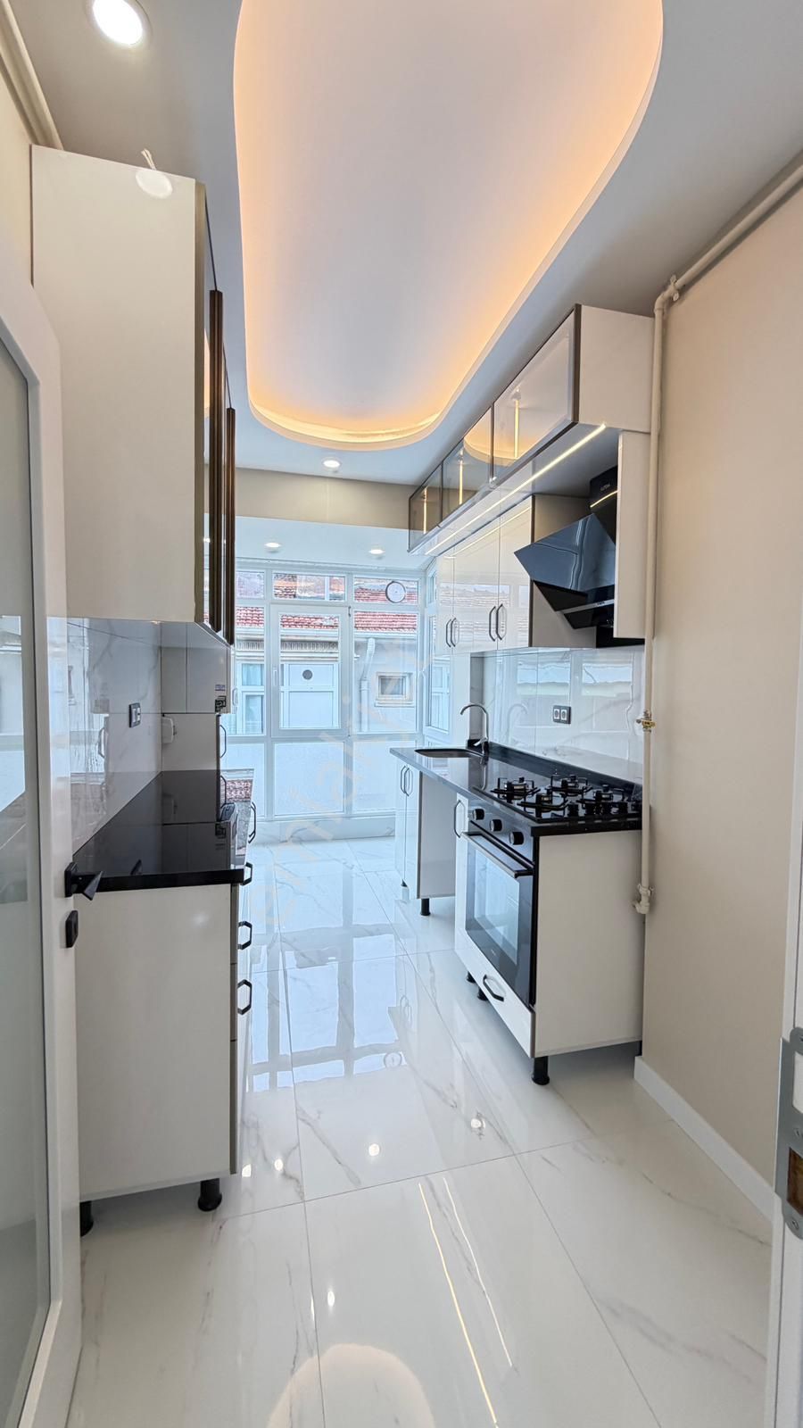 Atanora Vadi'den Dikmen Cadde Paraleli 2 Banyolu Lüks Yapılı Katta Boş 3+1 - Görsel 17