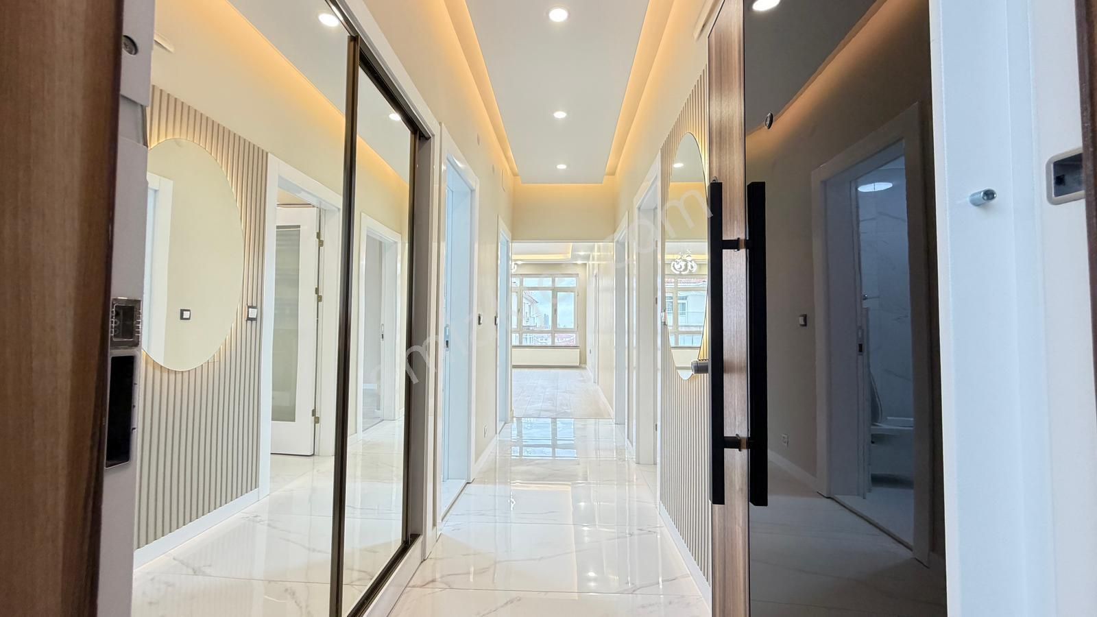 Atanora Vadi'den Dikmen Cadde Paraleli 2 Banyolu Lüks Yapılı Katta Boş 3+1 - Görsel 7