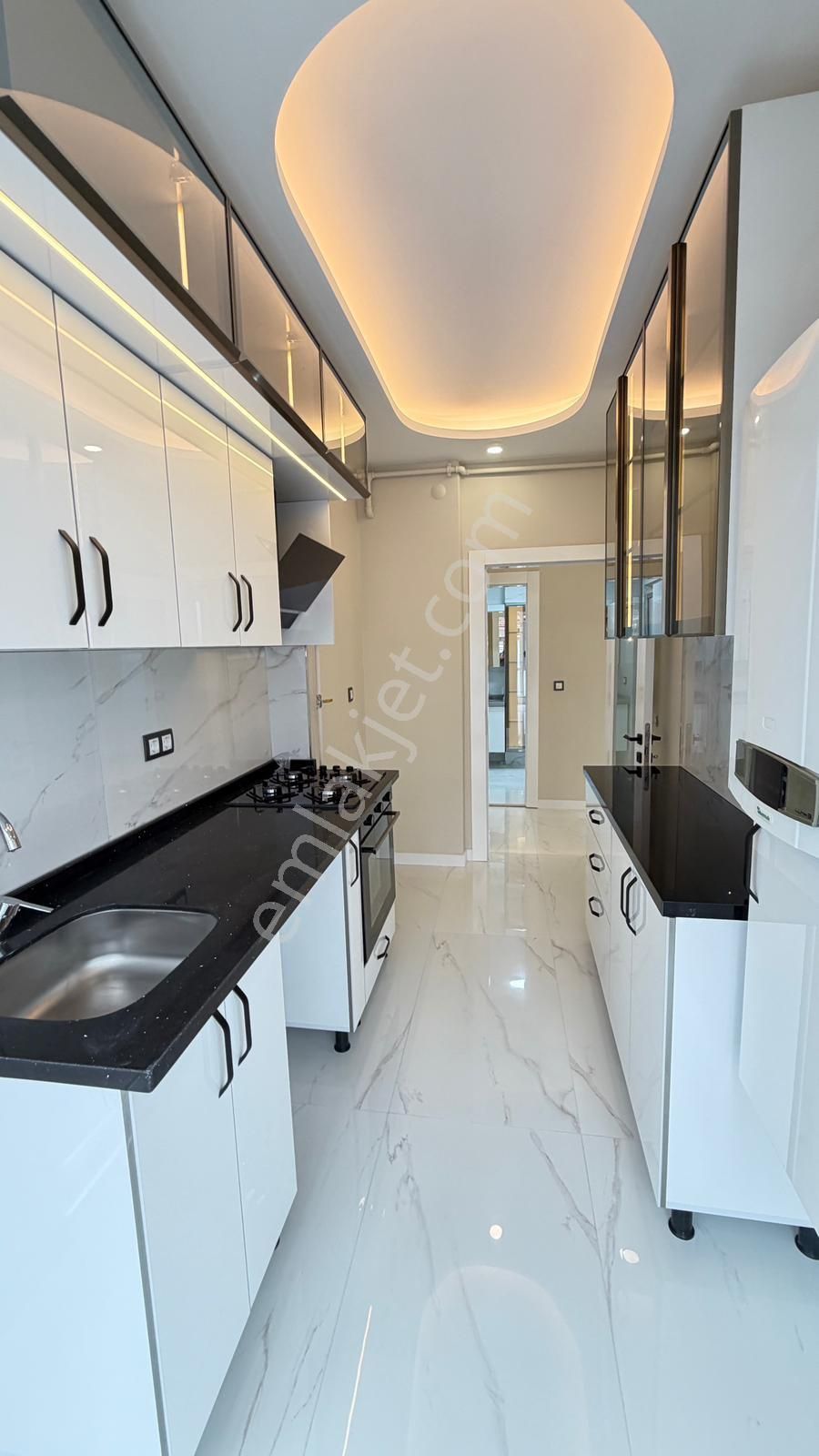 Atanora Vadi'den Dikmen Cadde Paraleli 2 Banyolu Lüks Yapılı Katta Boş 3+1