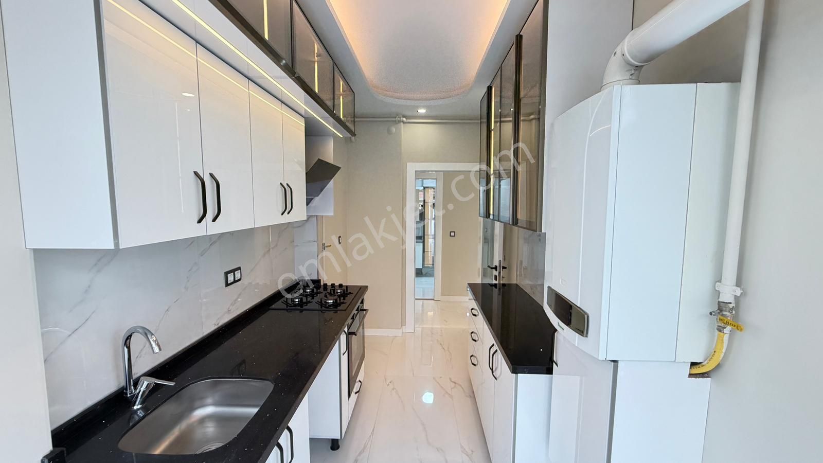 Atanora Vadi'den Dikmen Cadde Paraleli 2 Banyolu Lüks Yapılı Katta Boş 3+1 - Görsel 24