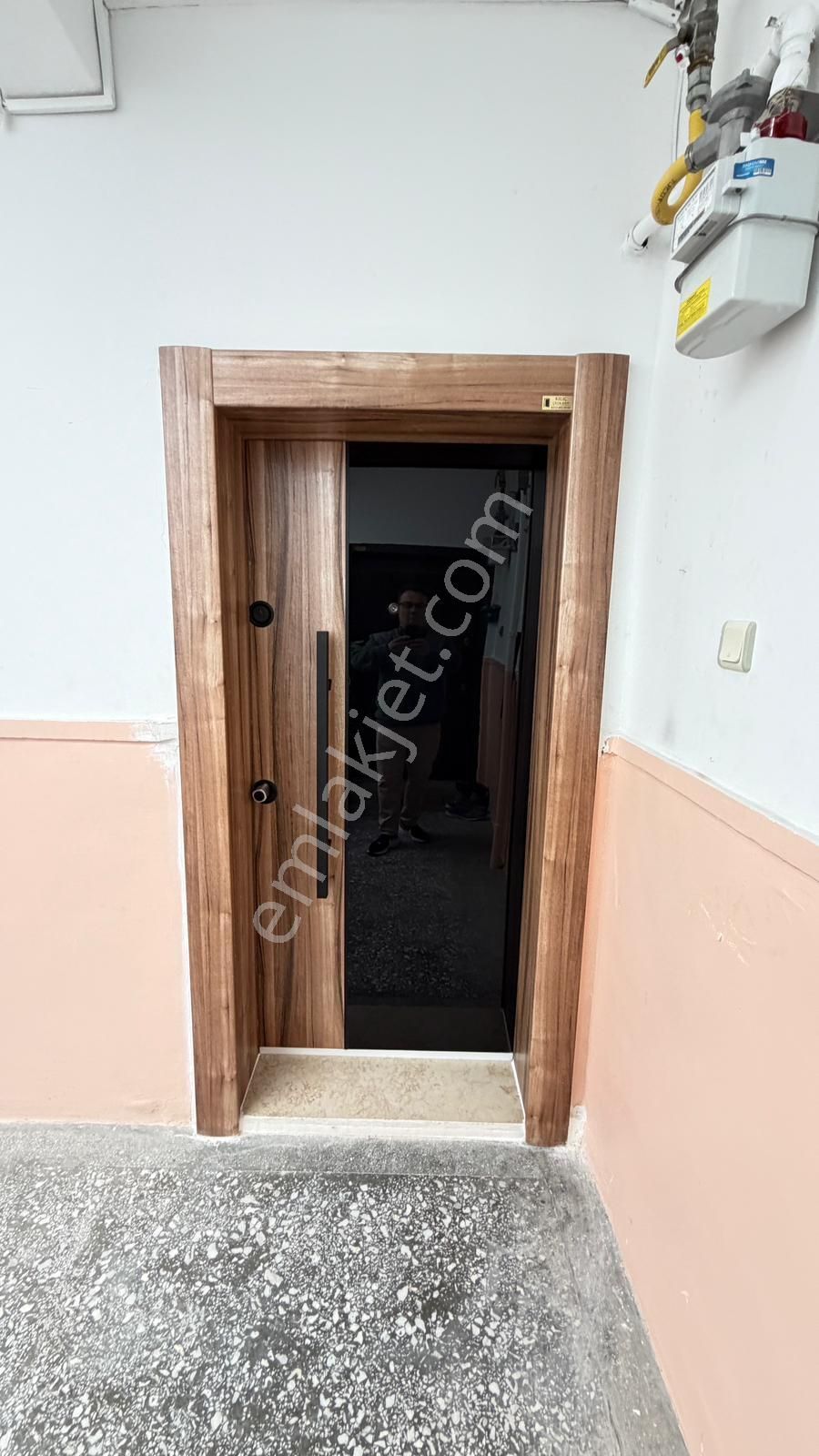 Atanora Vadi'den Dikmen Cadde Paraleli 2 Banyolu Lüks Yapılı Katta Boş 3+1 - Görsel 3