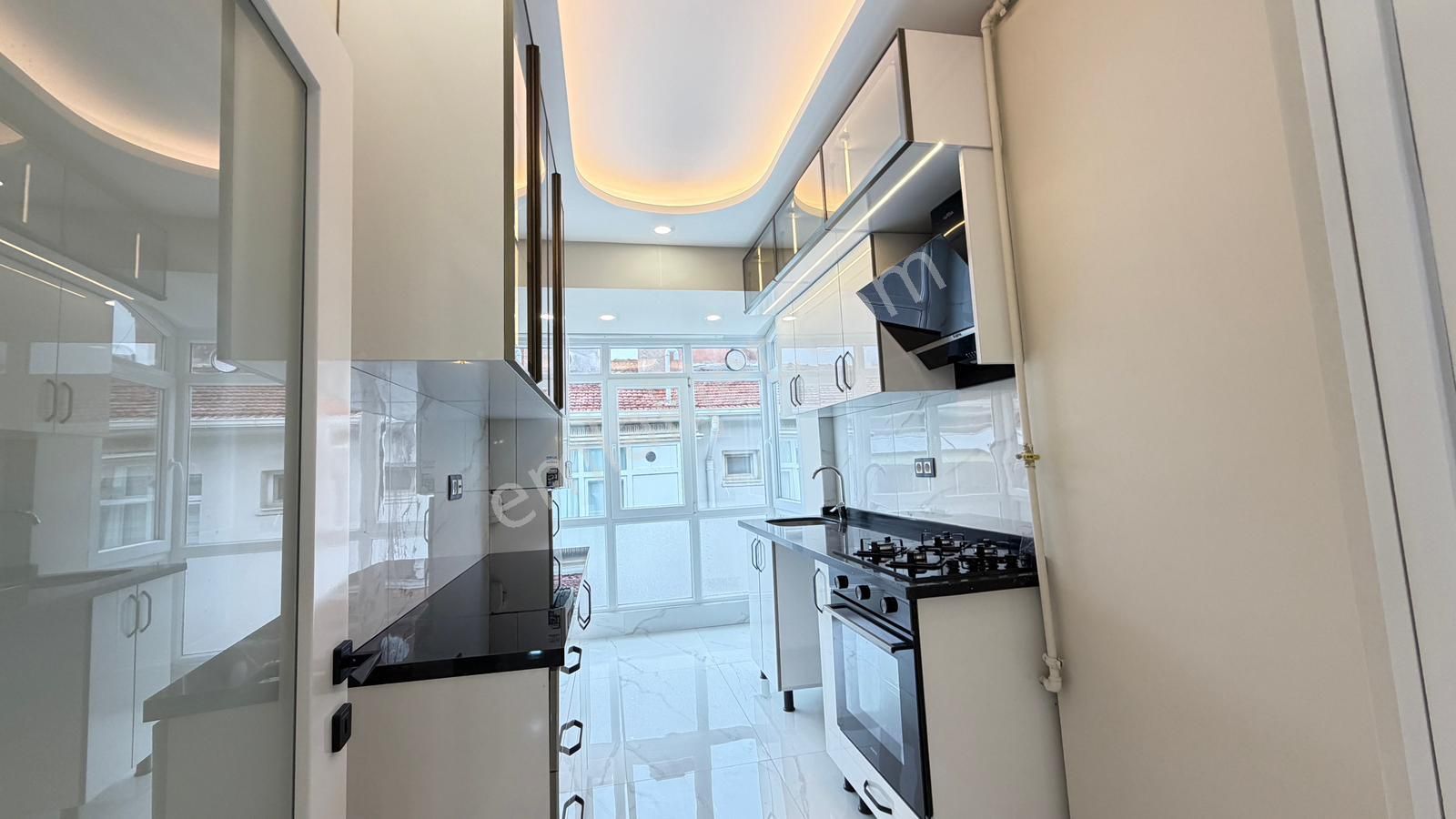 Atanora Vadi'den Dikmen Cadde Paraleli 2 Banyolu Lüks Yapılı Katta Boş 3+1 - Görsel 16