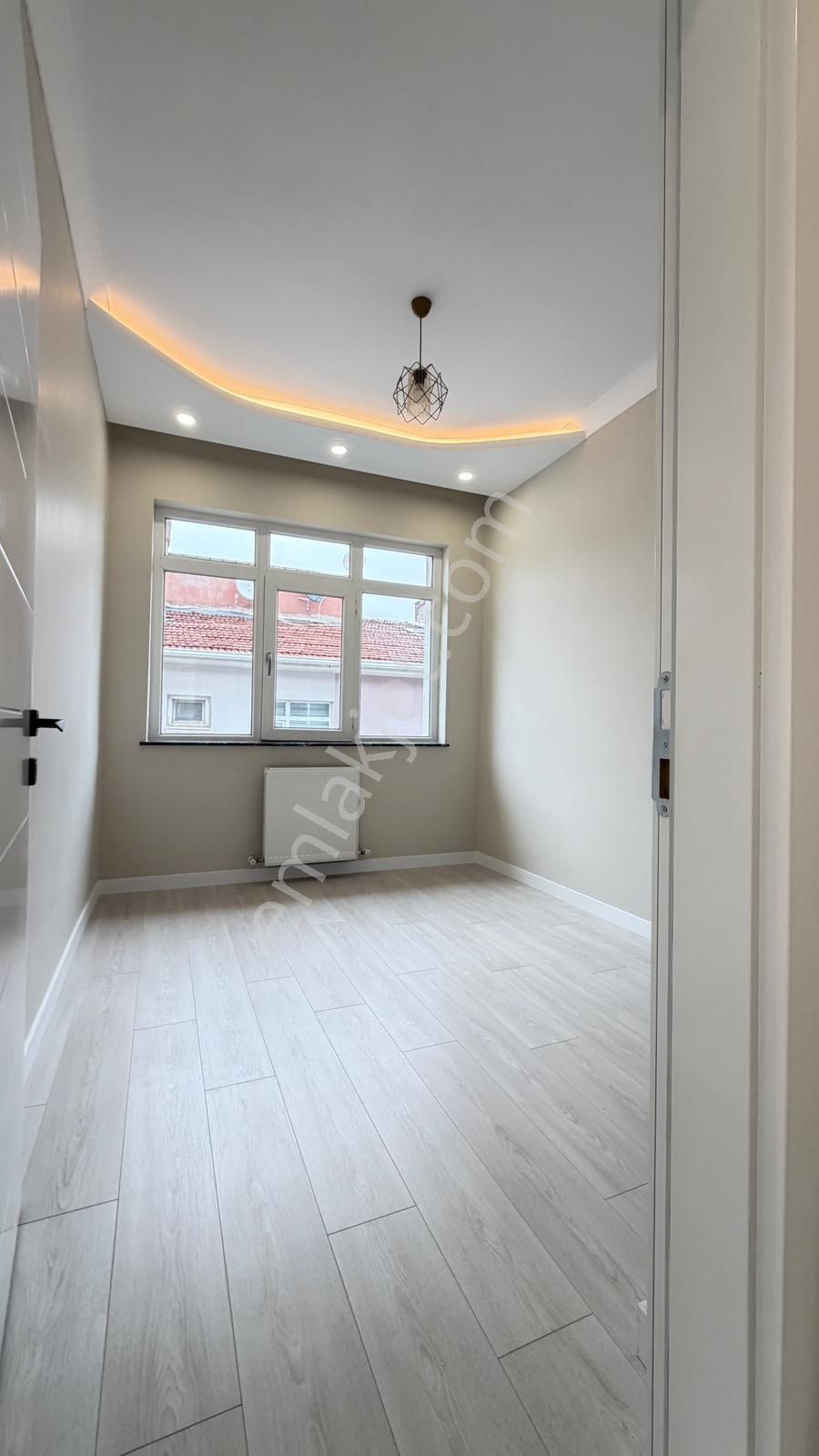 Atanora Vadi'den Dikmen Cadde Paraleli 2 Banyolu Lüks Yapılı Katta Boş 3+1 - Görsel 22