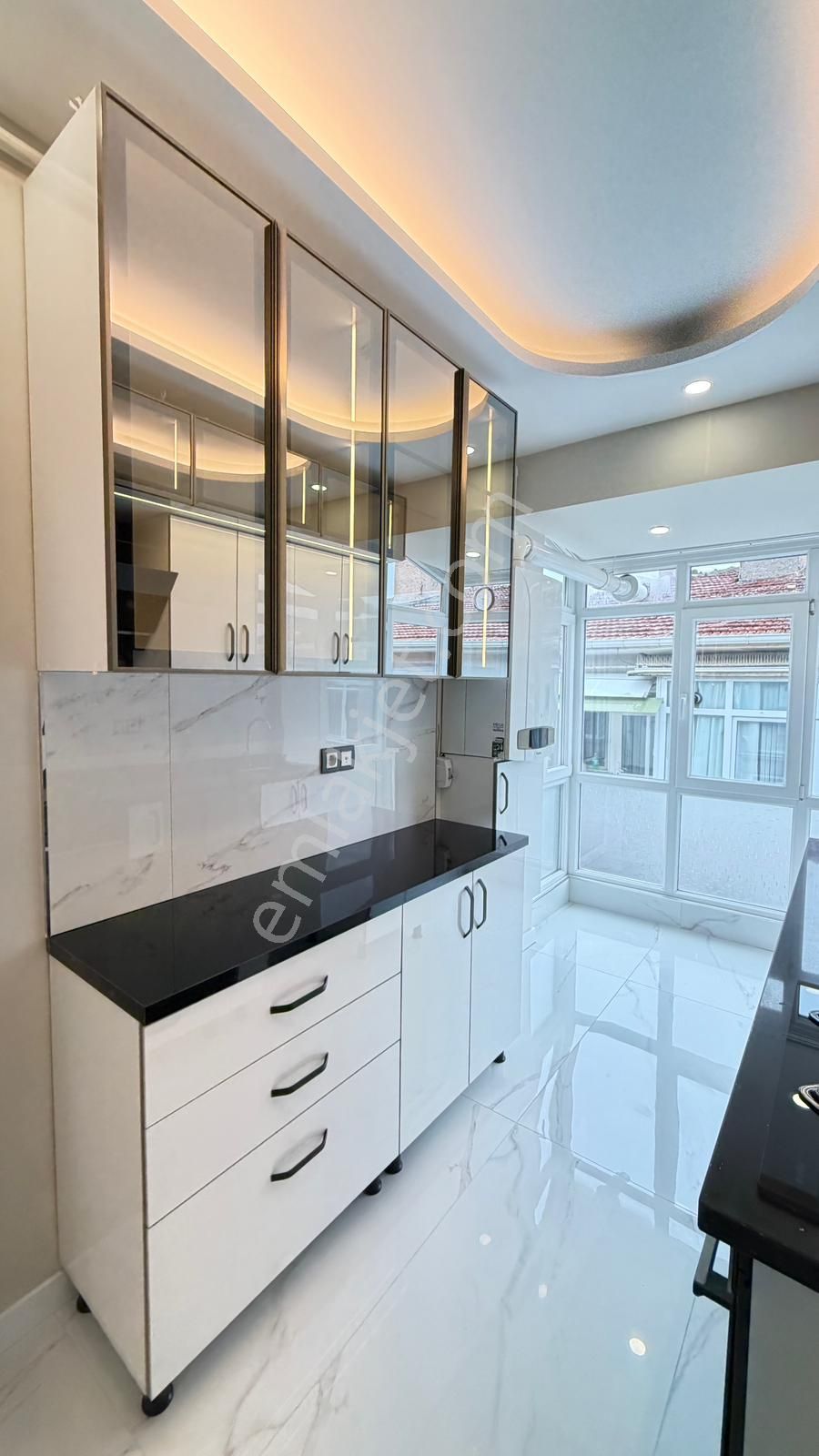 Atanora Vadi'den Dikmen Cadde Paraleli 2 Banyolu Lüks Yapılı Katta Boş 3+1 - Görsel 15