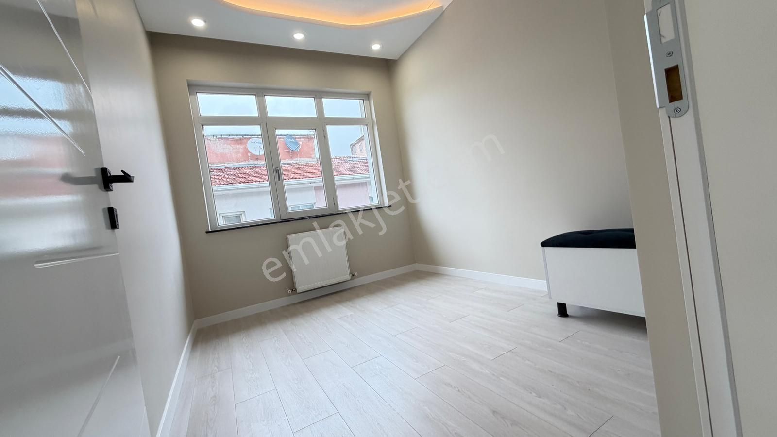 Atanora Vadi'den Dikmen Cadde Paraleli 2 Banyolu Lüks Yapılı Katta Boş 3+1 - Görsel 23