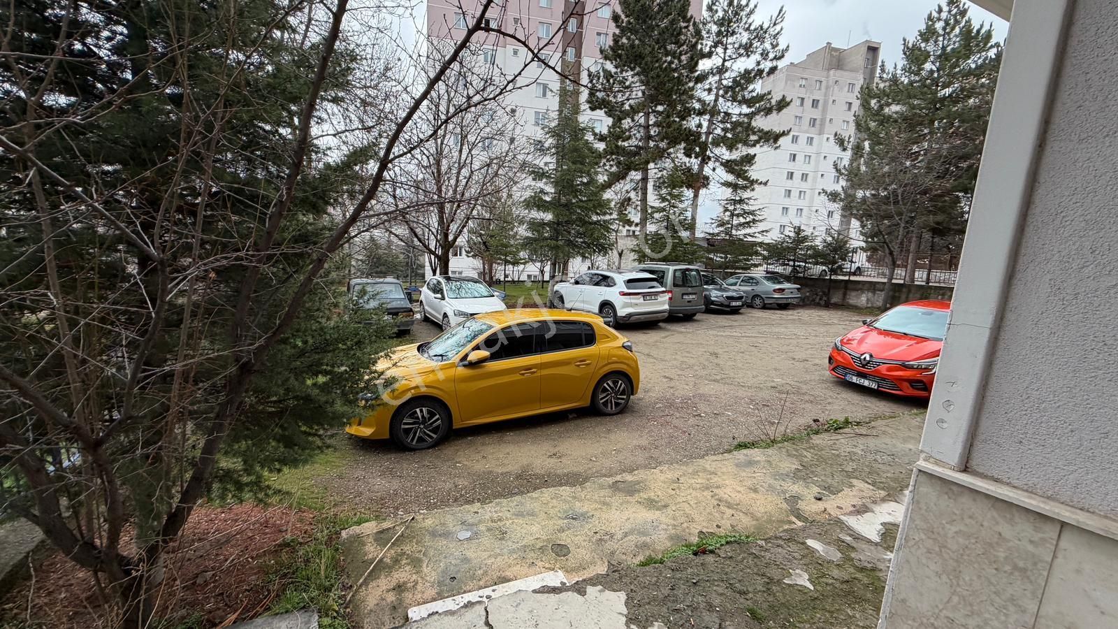 Atanora Vadi'den Dikmen Cadde Paraleli 2 Banyolu Lüks Yapılı Katta Boş 3+1 - Görsel 2