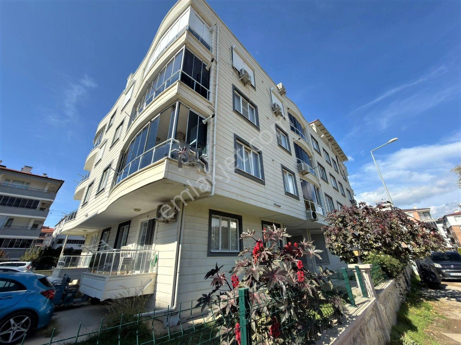 🟠🟠alfa'dan Akçay'da Ön Cephe Satılık Doğalgazlı Arakat Asansörlü 2+1 Daire