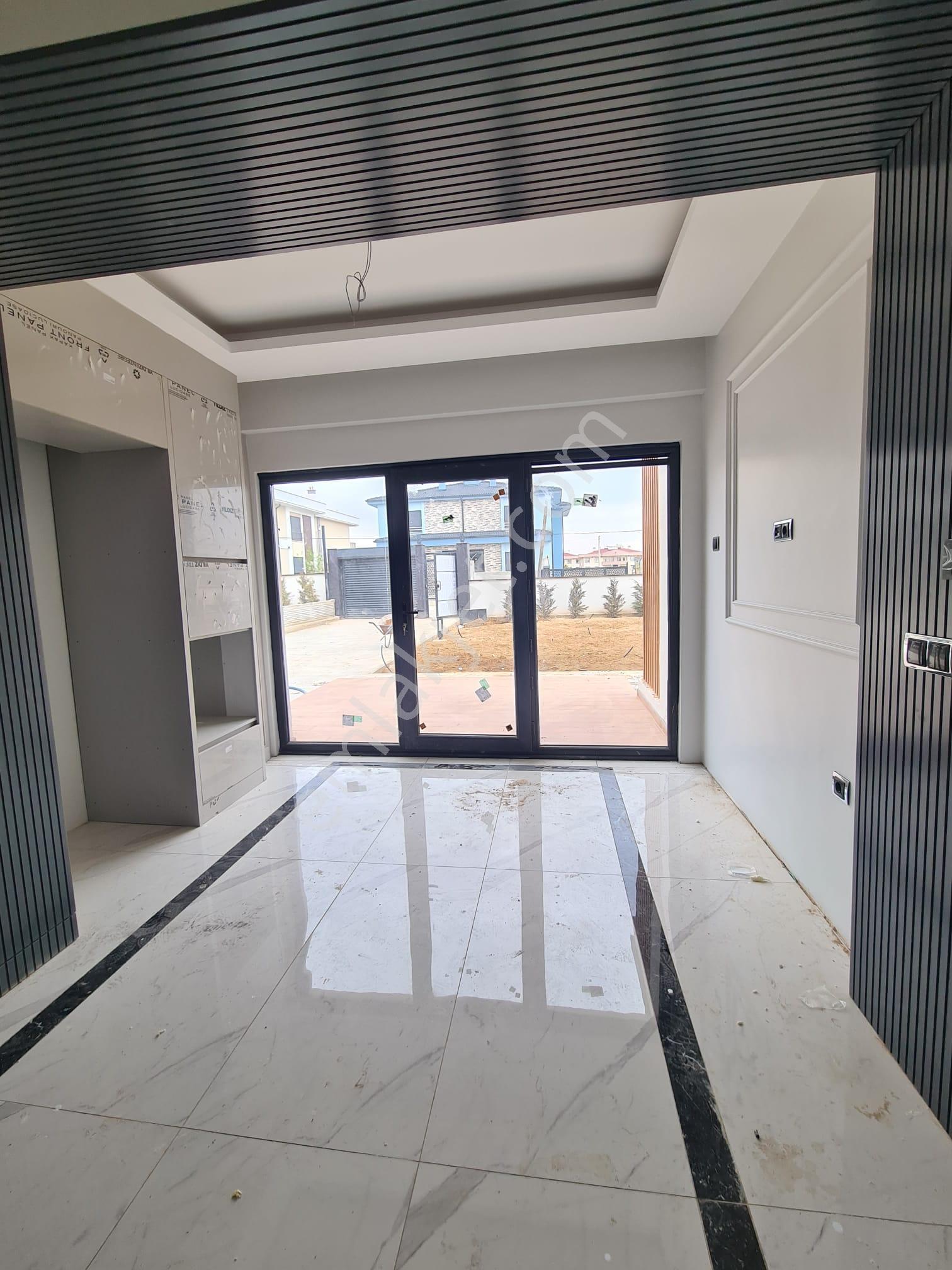Beymira'dan Buhara Mahallesi İskanlı Müstakil Bahçeli Villa - Görsel 18