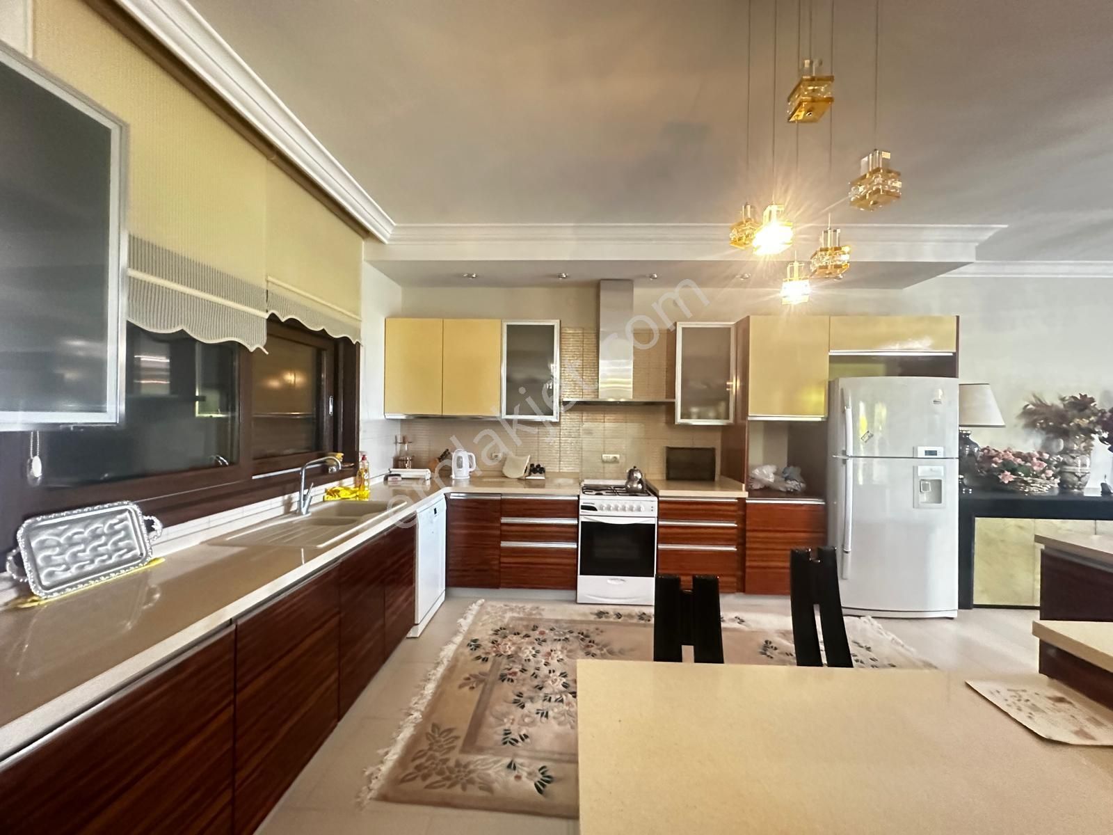 Kuşadasında Denize Sıfır Nadir Satışa Çıkan Sitede - Görsel 17