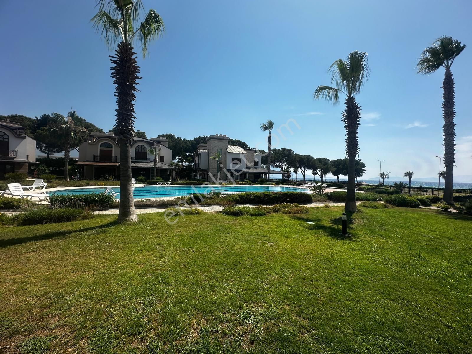 Kuşadasında Denize Sıfır Nadir Satışa Çıkan Sitede - Görsel 6