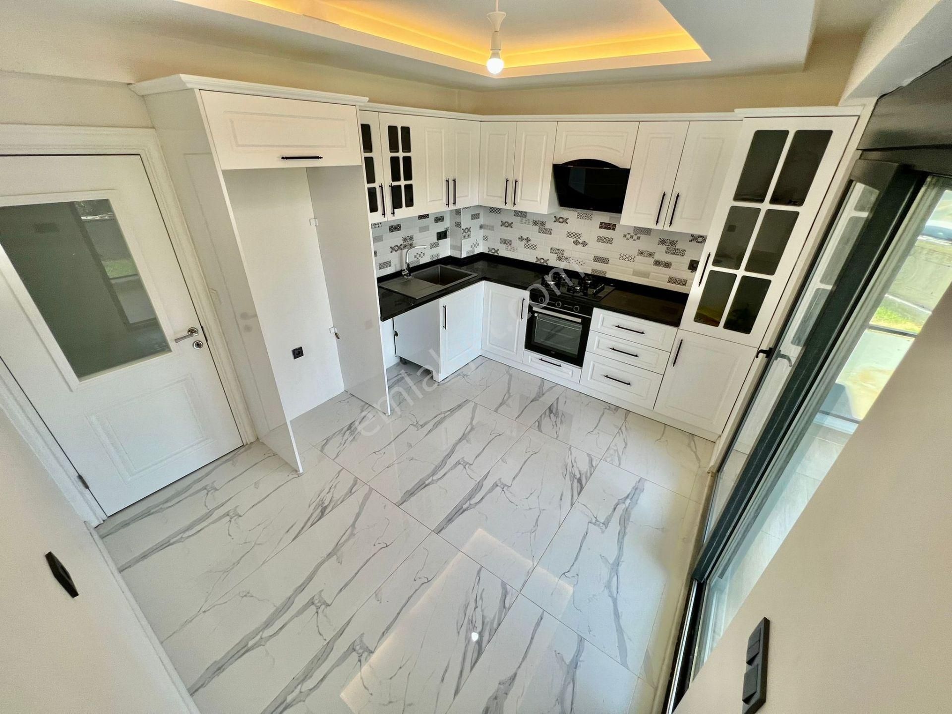 ✨akçay Ay Emlak'tan✨güre'de Kendine Ait Geniş Bahçeli Satılık 7+1 Tasarım Müstakil Villa - Görsel 3