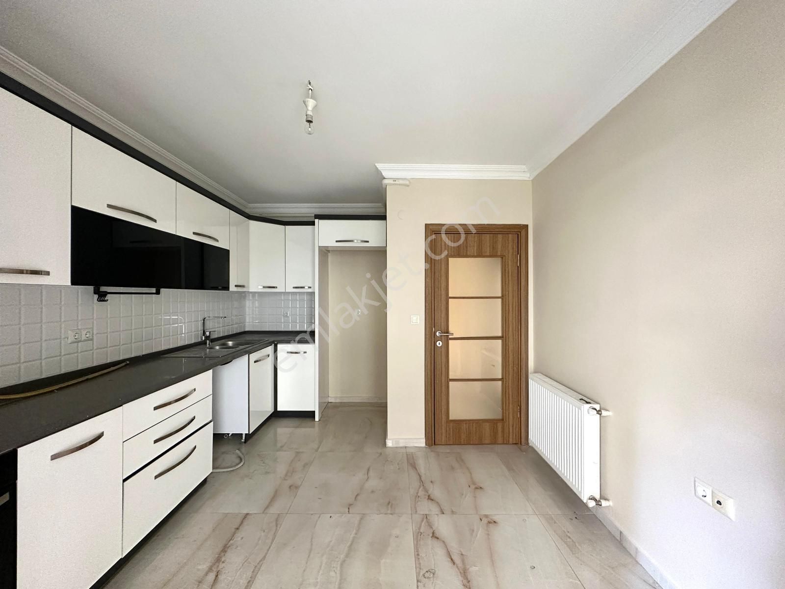 🏡 Referans'tan Akçay'da Asansörlü Ayrı Mutfak Şık Tasarımlı 2+1 Daire - Görsel 4