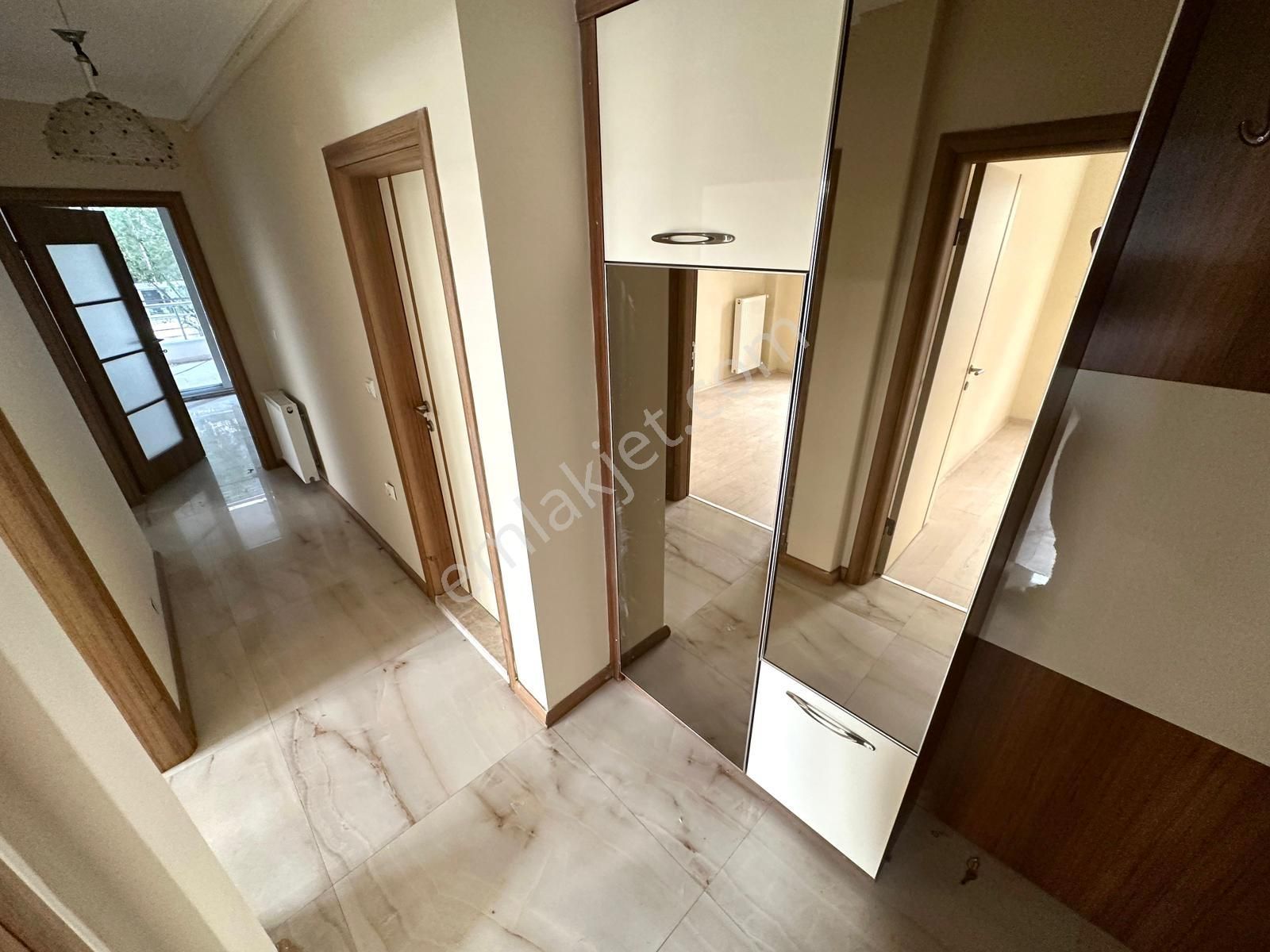 🏡 Referans'tan Akçay'da Asansörlü Ayrı Mutfak Şık Tasarımlı 2+1 Daire - Görsel 32