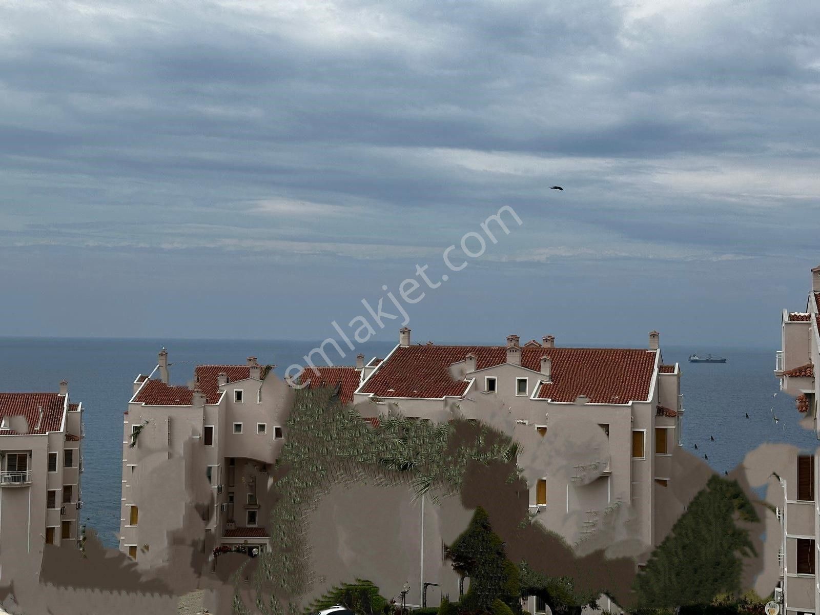 Kuşadası Marinada Havuz Ve Güvenlikli Denize Sıfır Sitede Deniz Manzaralı - Görsel 3