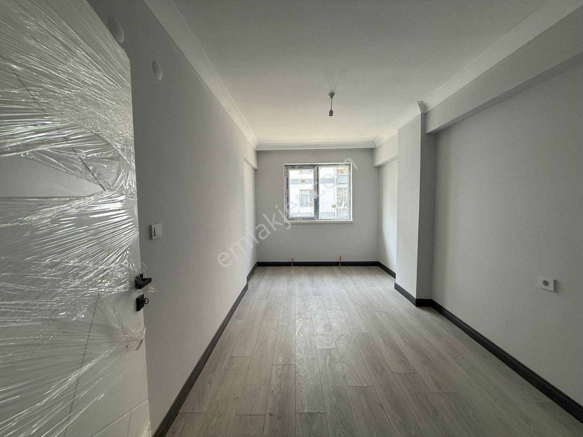 Kent'ten Şahintepe'de Cadde Üzeri 4+1 Asansörlü Teraslı Dubleks - Görsel 4