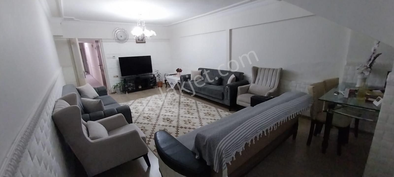 3+1 170 M2 Doğalgazlı Bahçeli Balkonlu