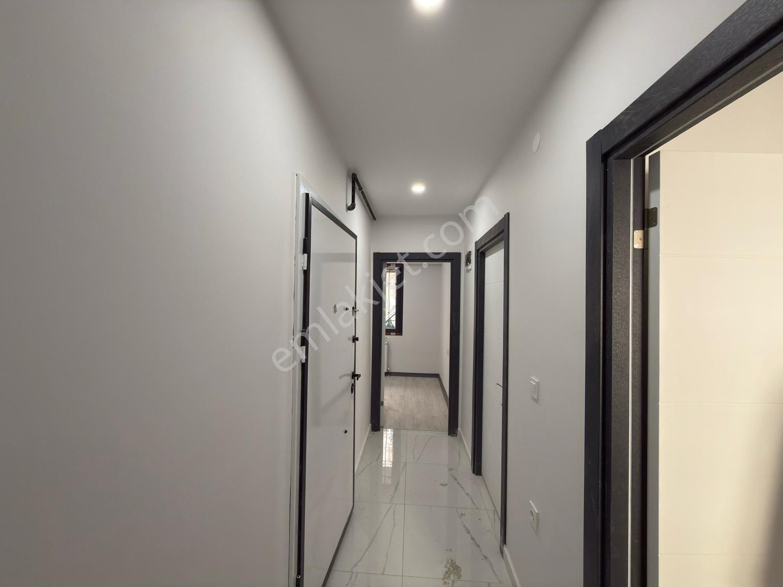 Yıldız Dan Mevlana Camisi Karşısı Satılık Çift Cepheli 2+1 Y-giriş Daire - Görsel 10