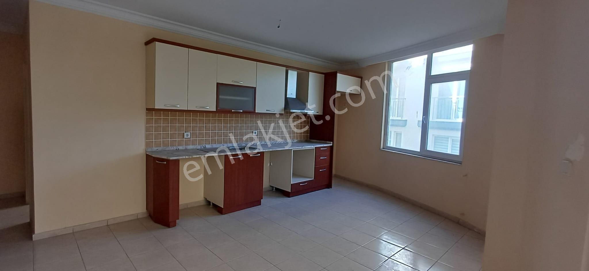 Kuşadası Marina Bölgesinde Emsalinin Altında 2+1 Yüksek Giriş - Görsel 4