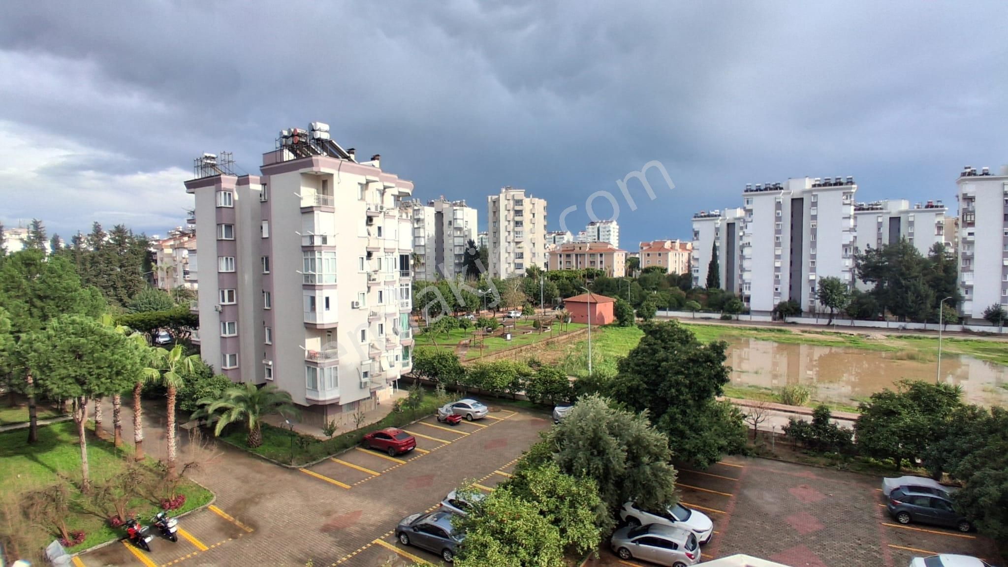 Konyaaltı Gürsu Mh'de Denize 3 Dk.mesafede Site İçinde