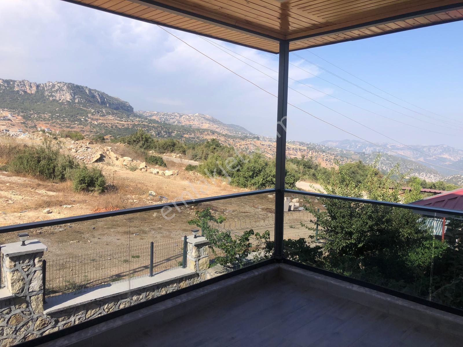Üstünkent'ten Soğucak’ta Sıfır Tripleks 5+2 Geniş Kullanımlı Oturuma Hazır Villa - Görsel 4