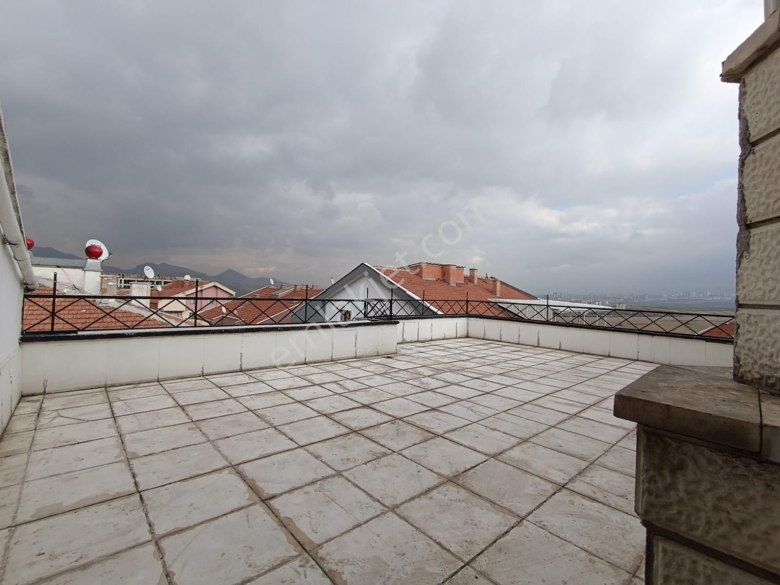 Kent'ten Doğukent Cadde Üzeri 5+1 Teraslı Manzaralı Dubleks - Görsel 21