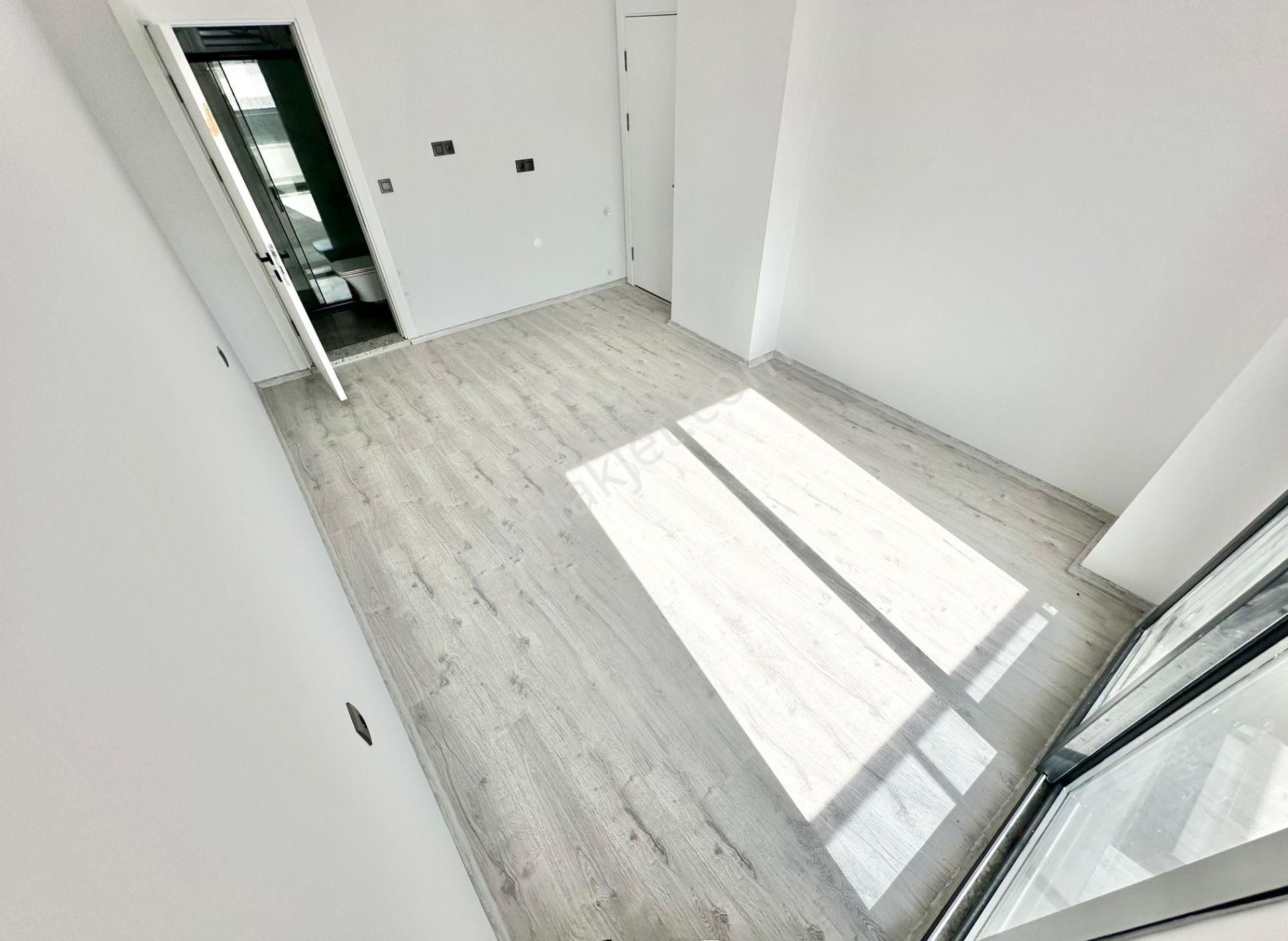 ꧁ay Emlaktan꧂akçay'da Denize 300 M Arakat Şık Tasarımlı Ebeveyn Banyolu Satılık 2+1 Ultra Lüx Daire - Görsel 17