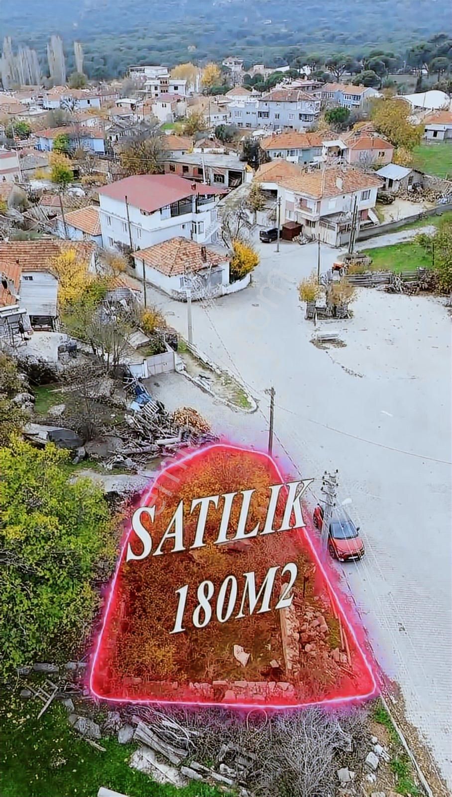 Bergama Kozak Aşağıcuma Mahallesinde 180 M2 Satılık İmarlı Arsa