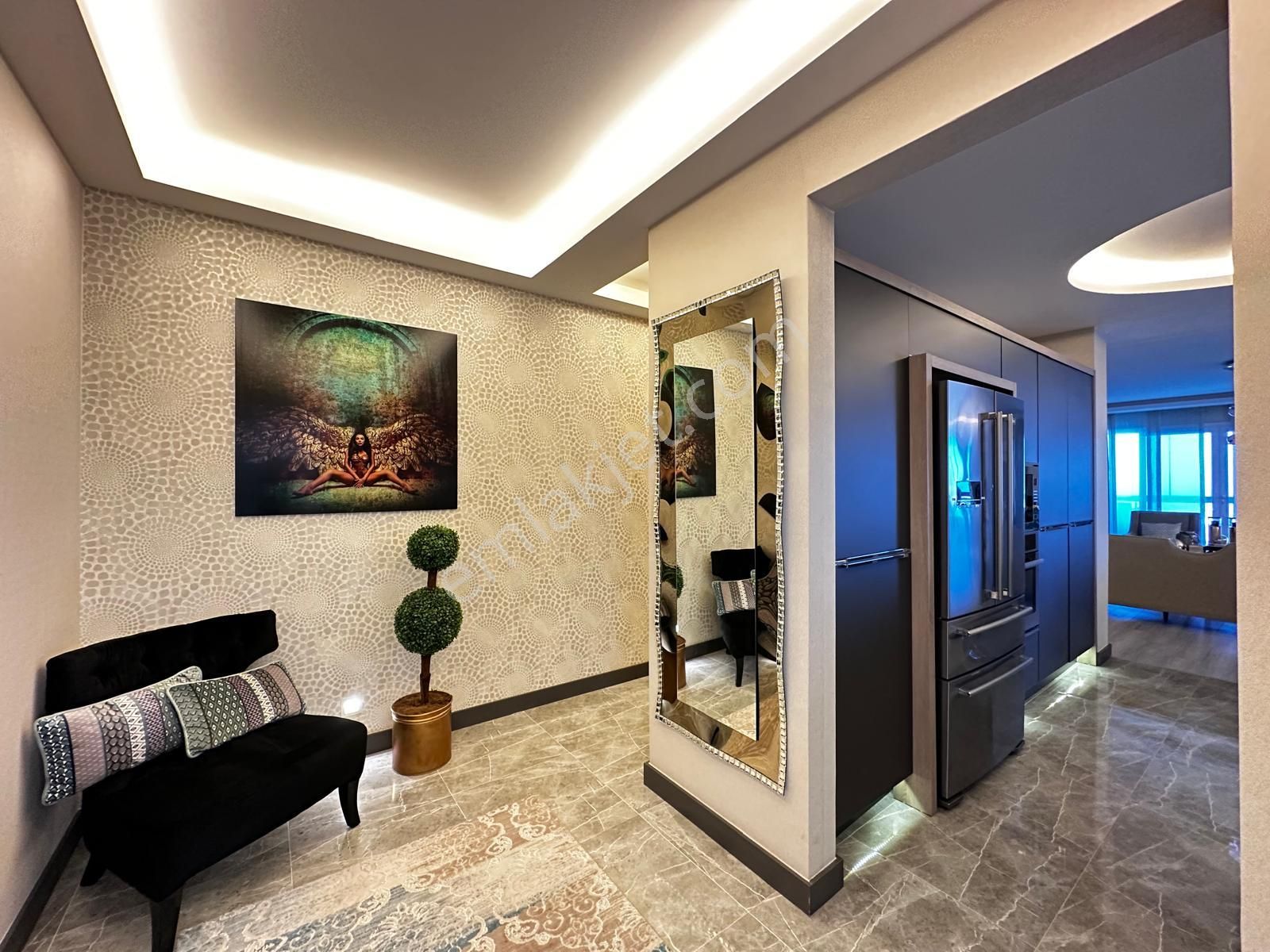 Kuşadası Ege Mah. Özenle Yapılmış Mimari Manzaralı Net 300 M2 - Görsel 33