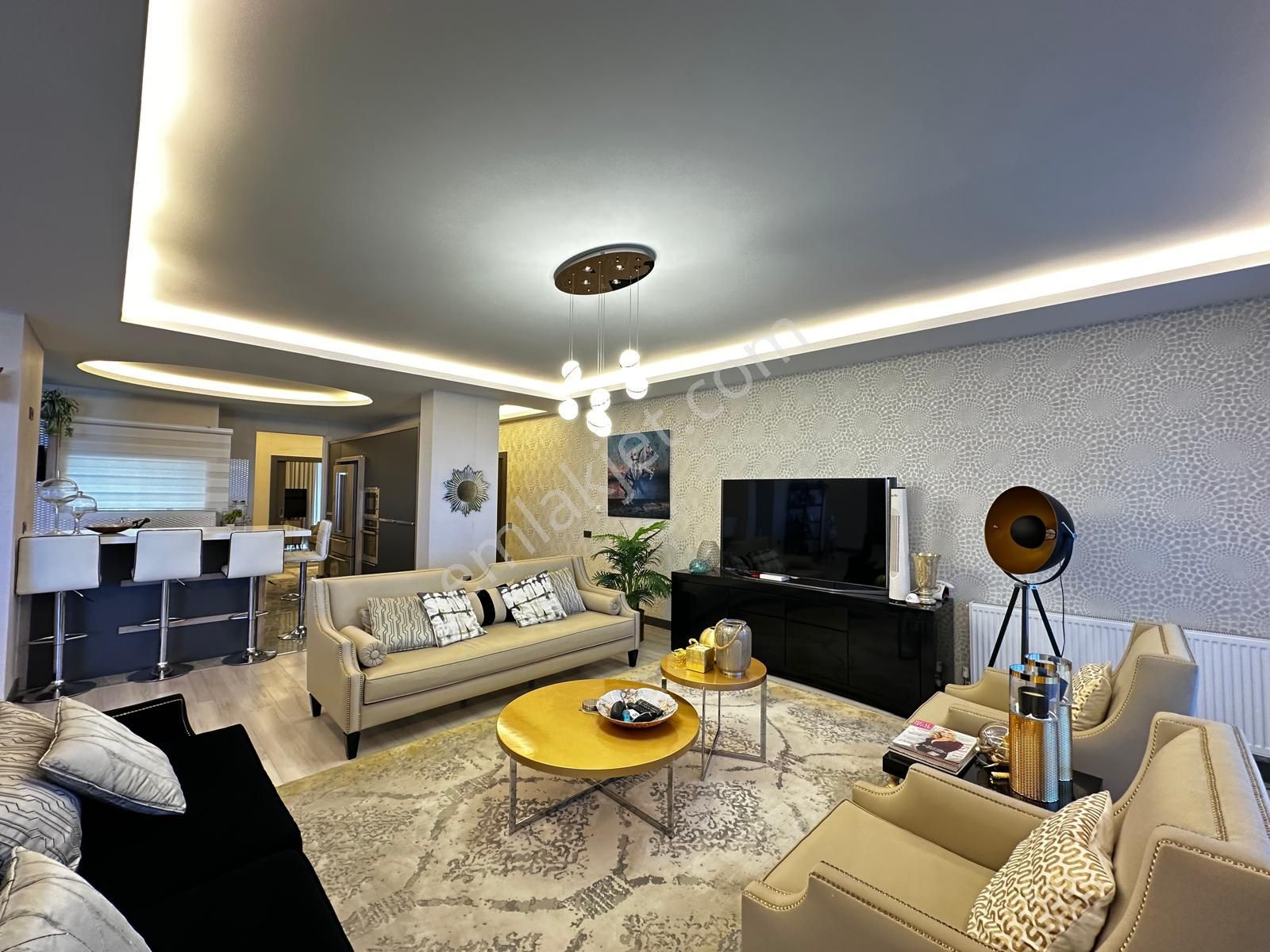 Kuşadası Ege Mah. Özenle Yapılmış Mimari Manzaralı Net 300 M2 - Görsel 9