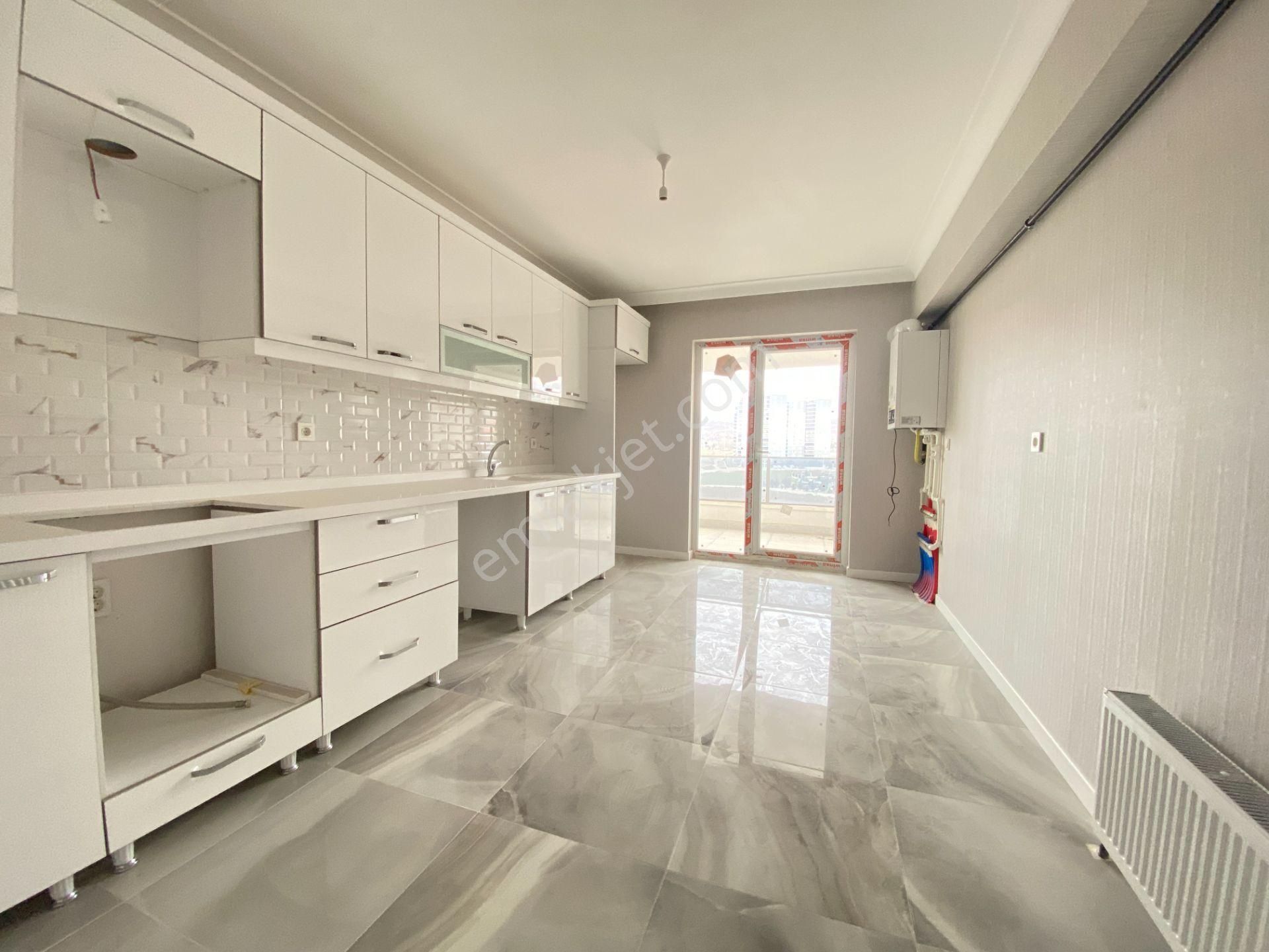 Gökçe Emlak'tan Sıfır 4+1 7.kat Güney Cephe Manzaralı Daire - Görsel 4