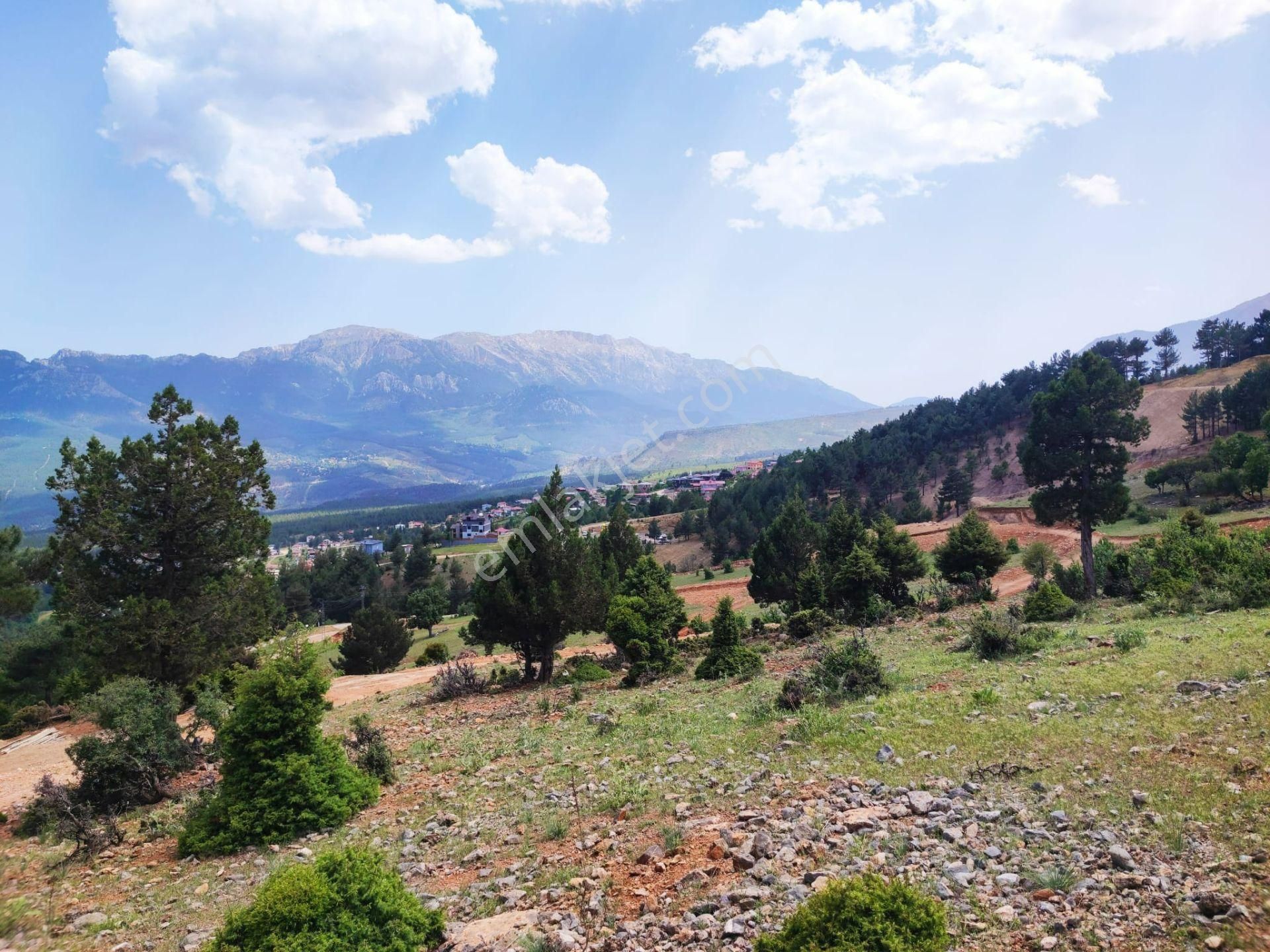 Kar Emlaktan Yeni Konacık Bozkırlı Mevkiinde 500 M2 Satılık Arsa